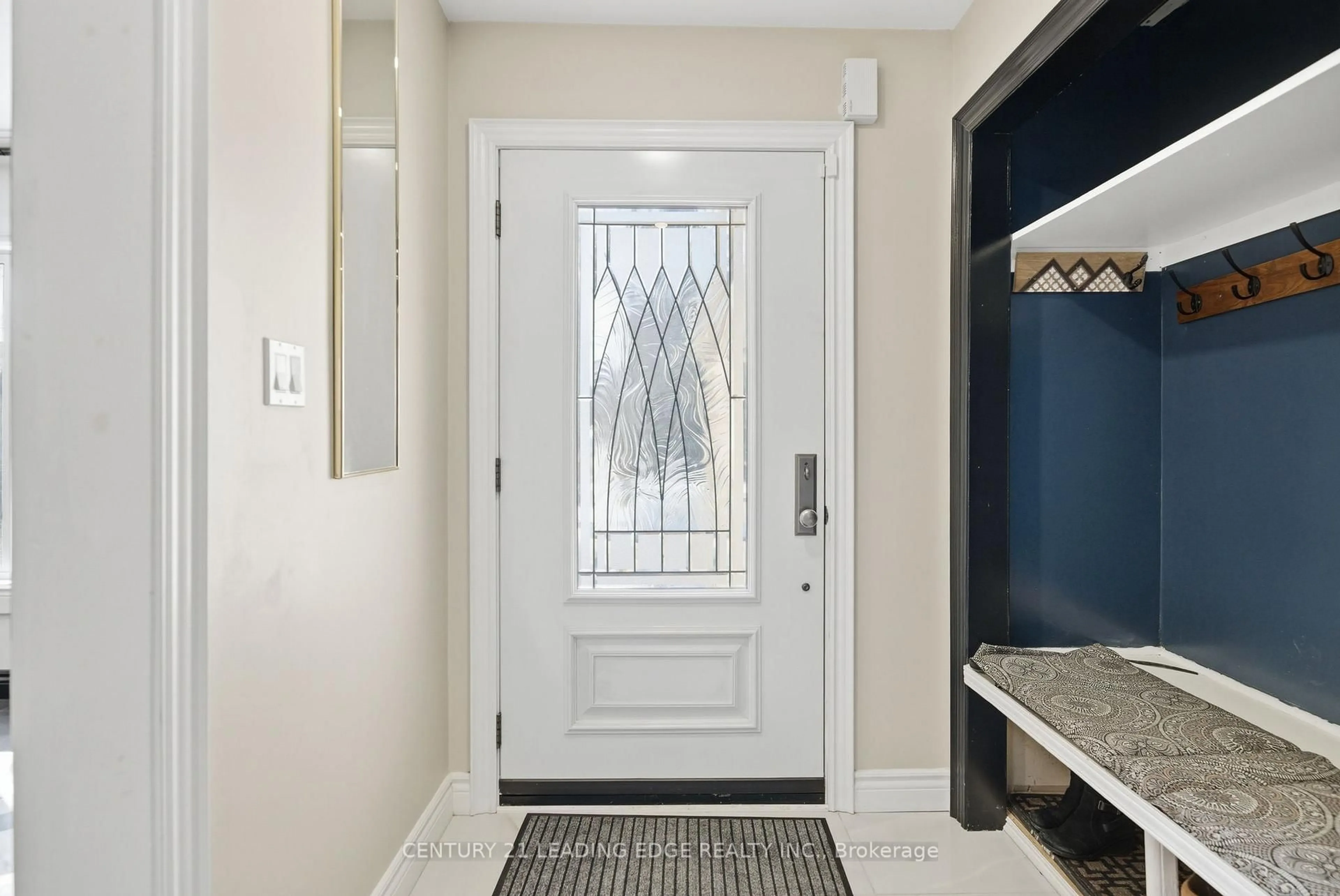 Indoor entryway for 65 Forest Heights St, Whitby Ontario L1R 1X4
