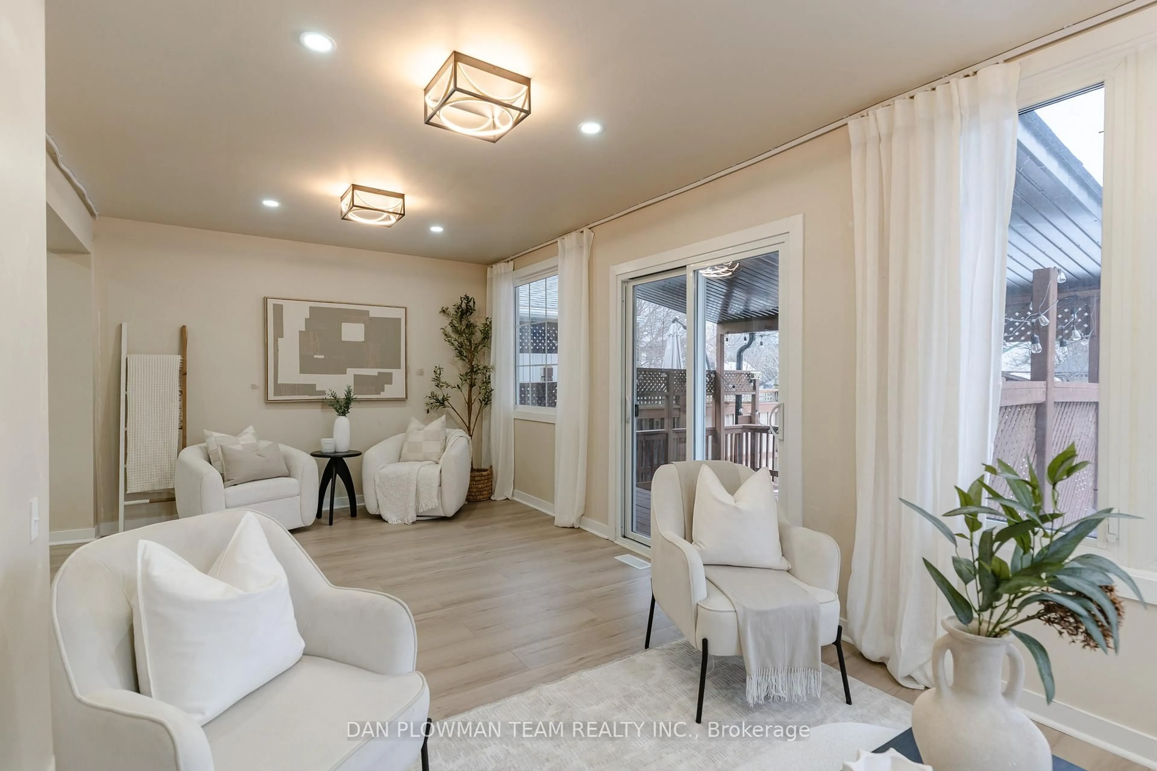 Living room with furniture, unknown for 752 Douglas St, Oshawa Ontario L1H 5C7