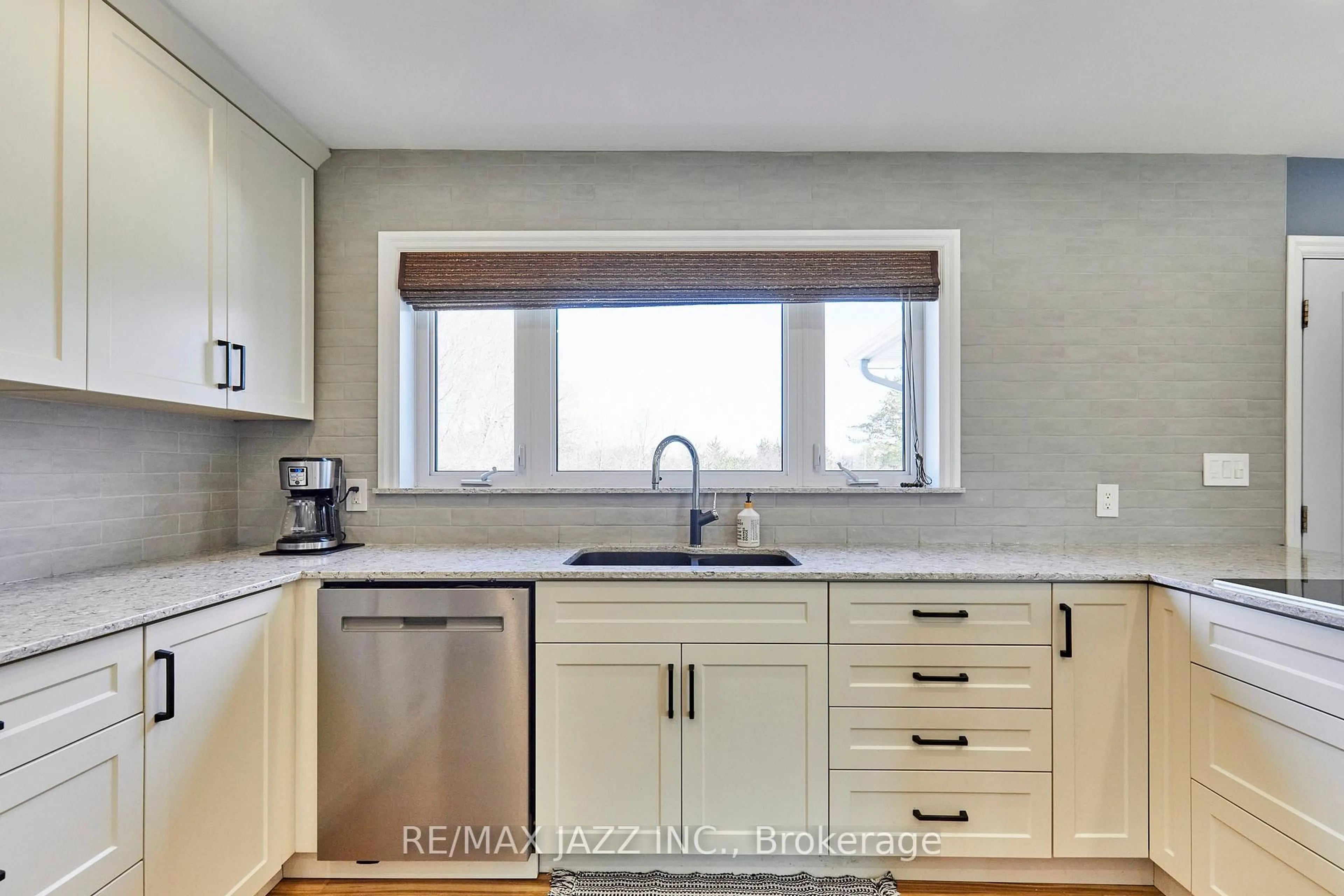 Open concept kitchen, ceramic/tile floor for 2125 Prestonvale Rd, Clarington Ontario L1E 2S2