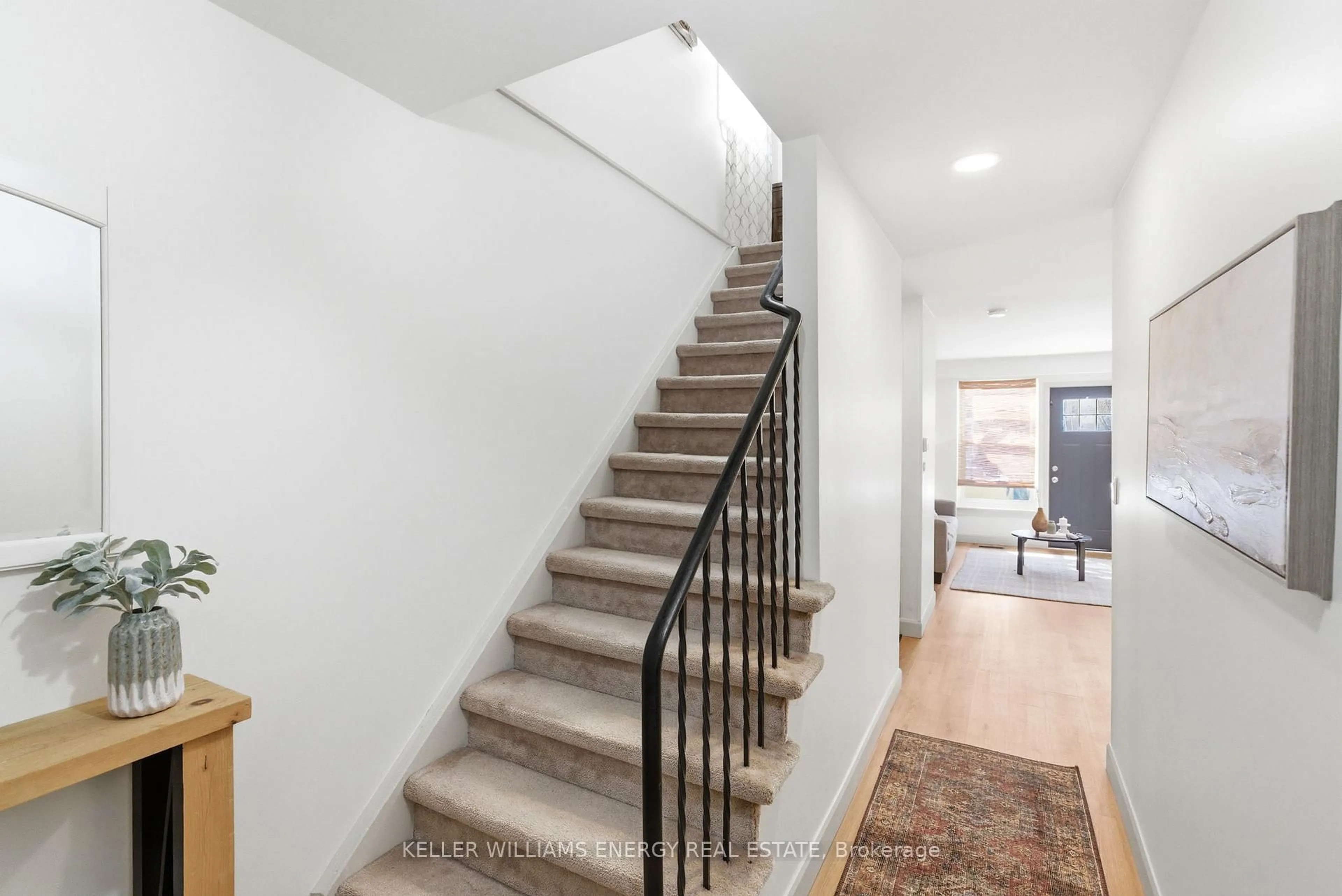 Unknown for 520 Minto Crt, Oshawa Ontario L1G 5K2