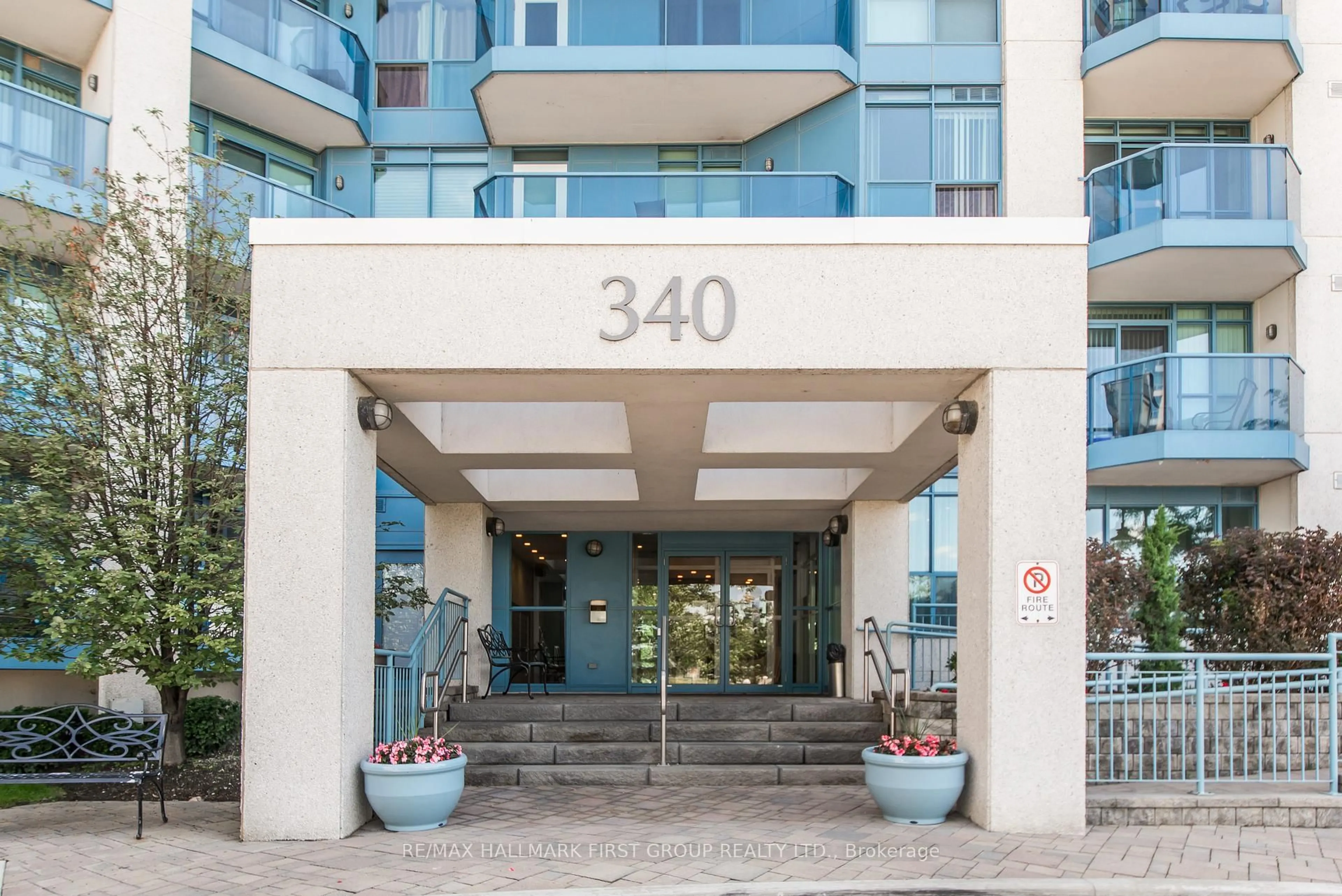 Indoor foyer for 340 Watson St #218, Whitby Ontario L1N 9G1