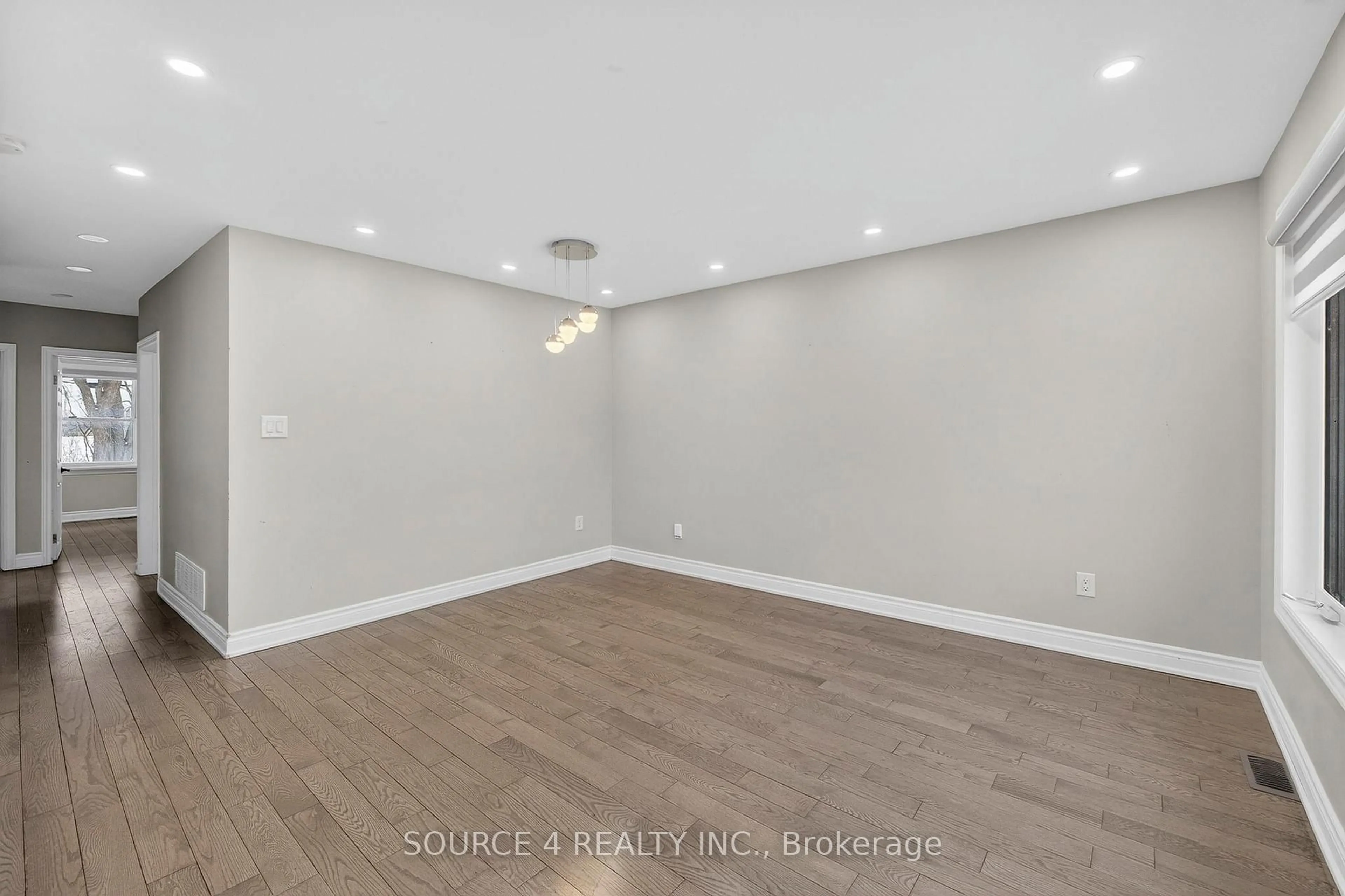 A pic of a room for 243 Malaga Rd, Oshawa Ontario L1J 1N6