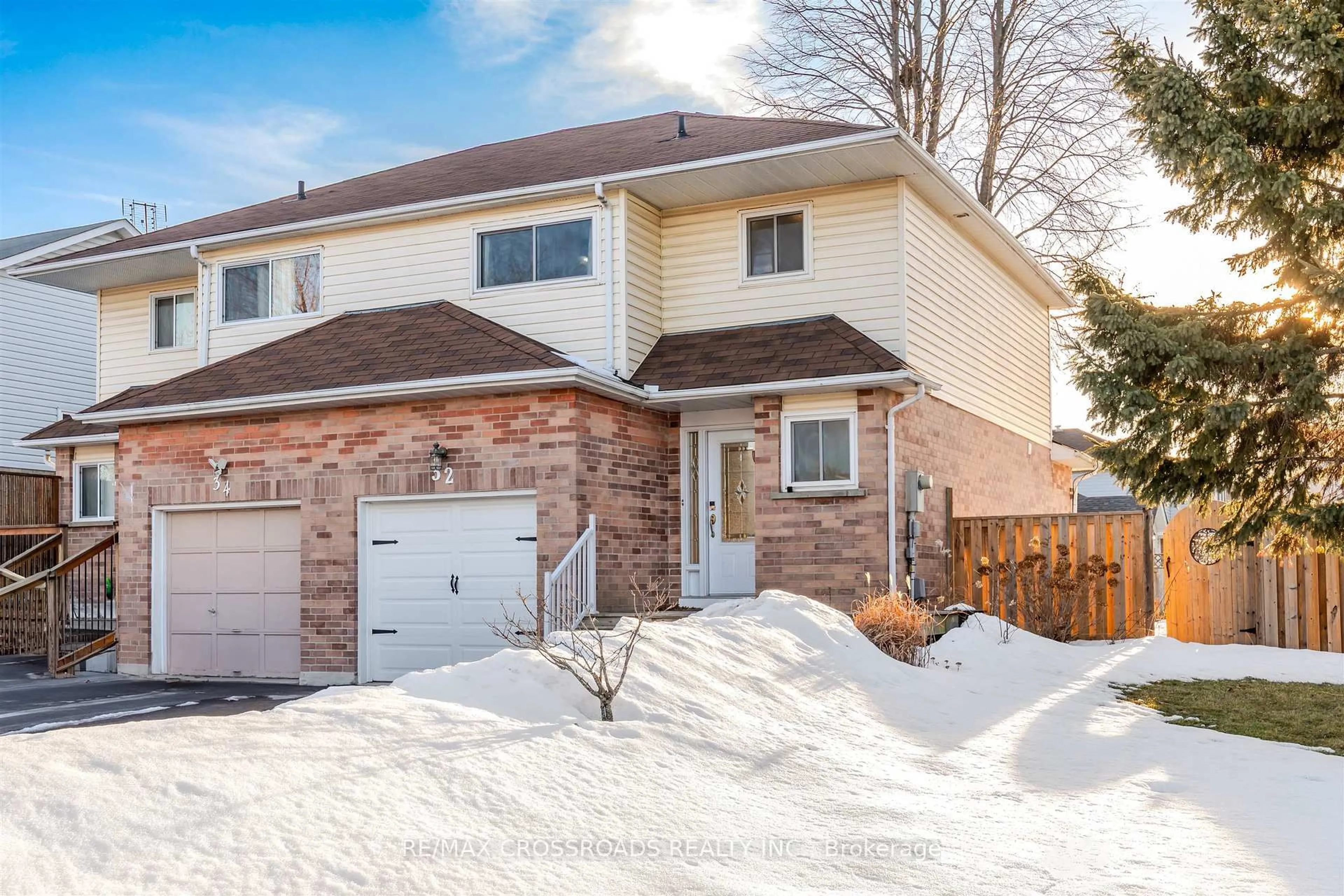 Home with brick exterior material, street for 32 Trudeau Dr, Clarington Ontario L1C 4K1