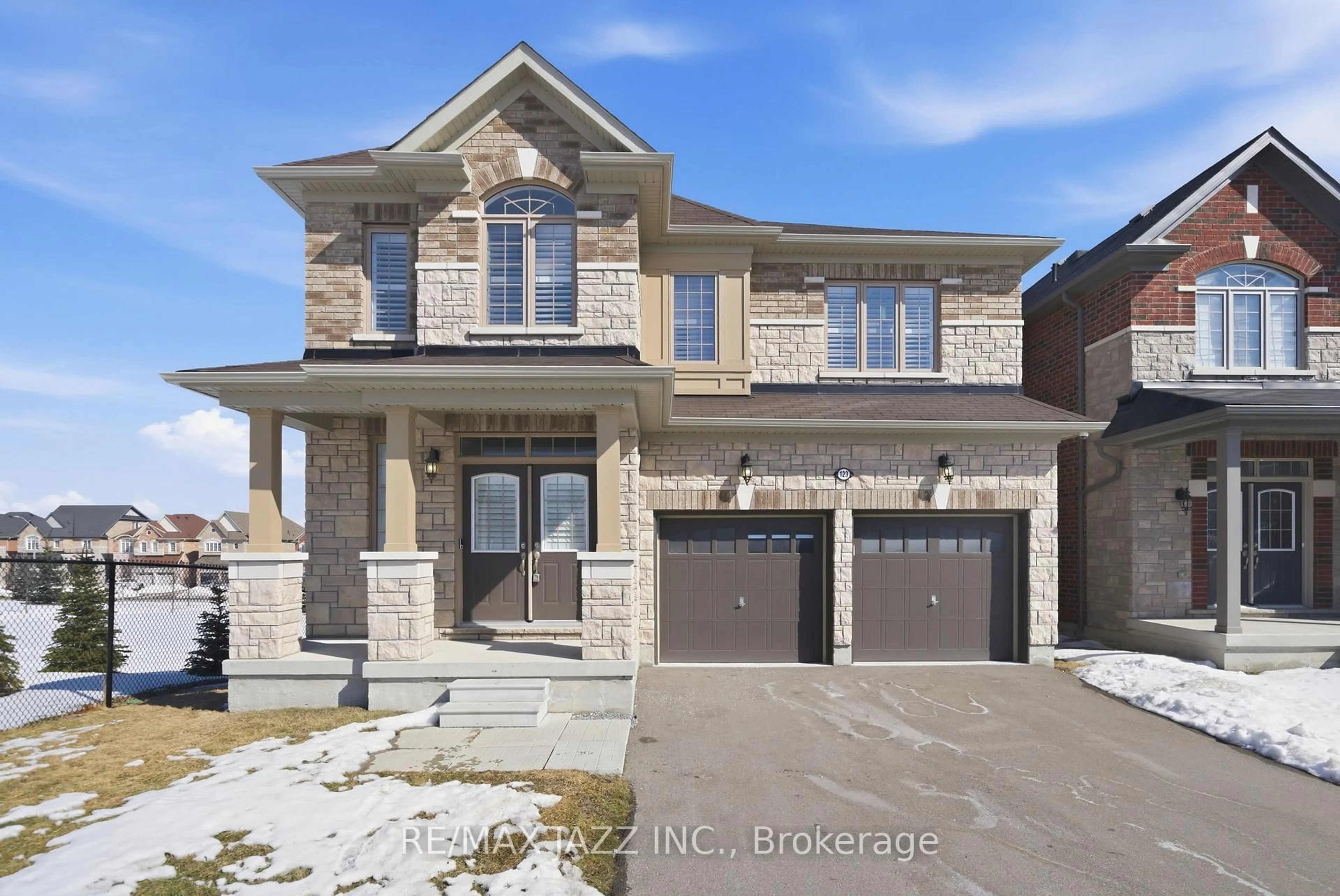 Home with brick exterior material, street for 123 Woolacott Lane, Clarington Ontario L1C 7H1