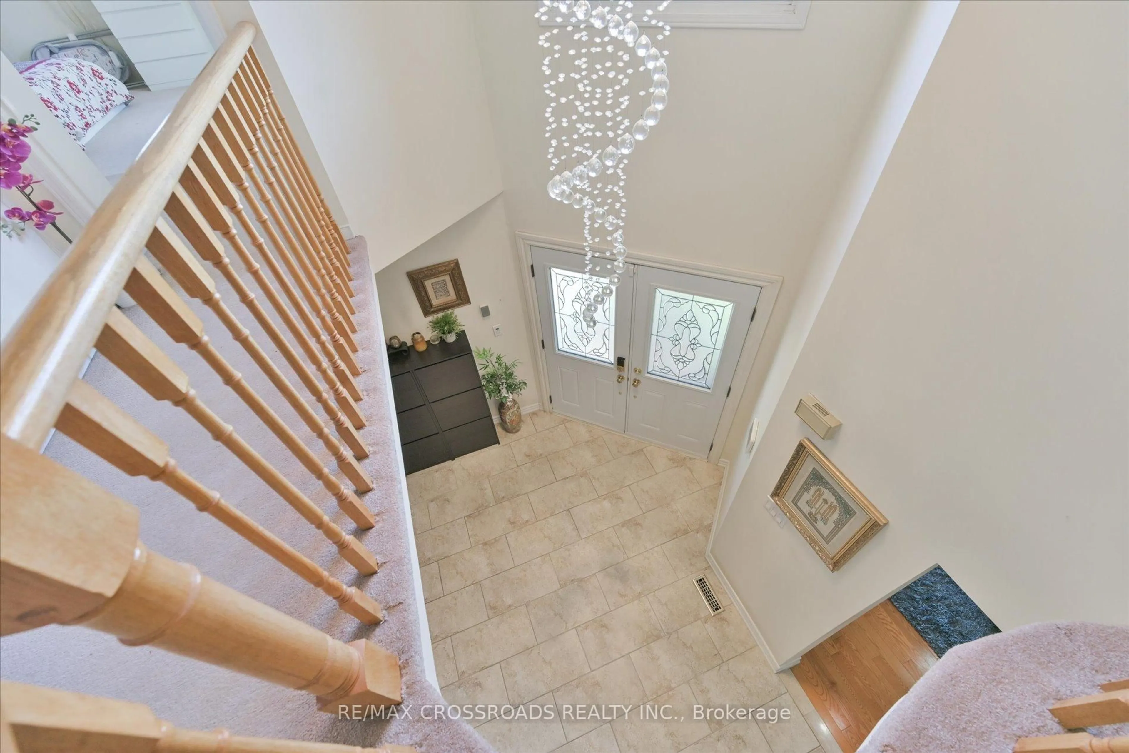 Indoor foyer for 6 Glenheather Terr, Toronto Ontario M1B 5H2