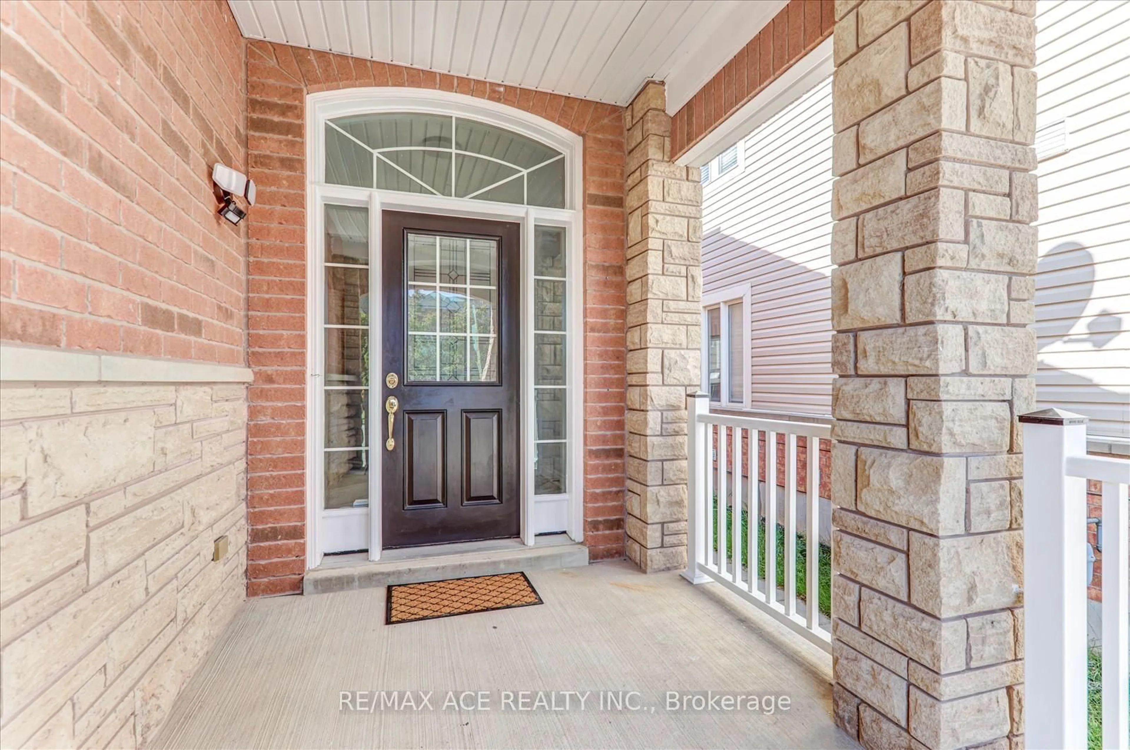 Indoor entryway for 836 Fetchison Dr, Oshawa Ontario L1K 0C3