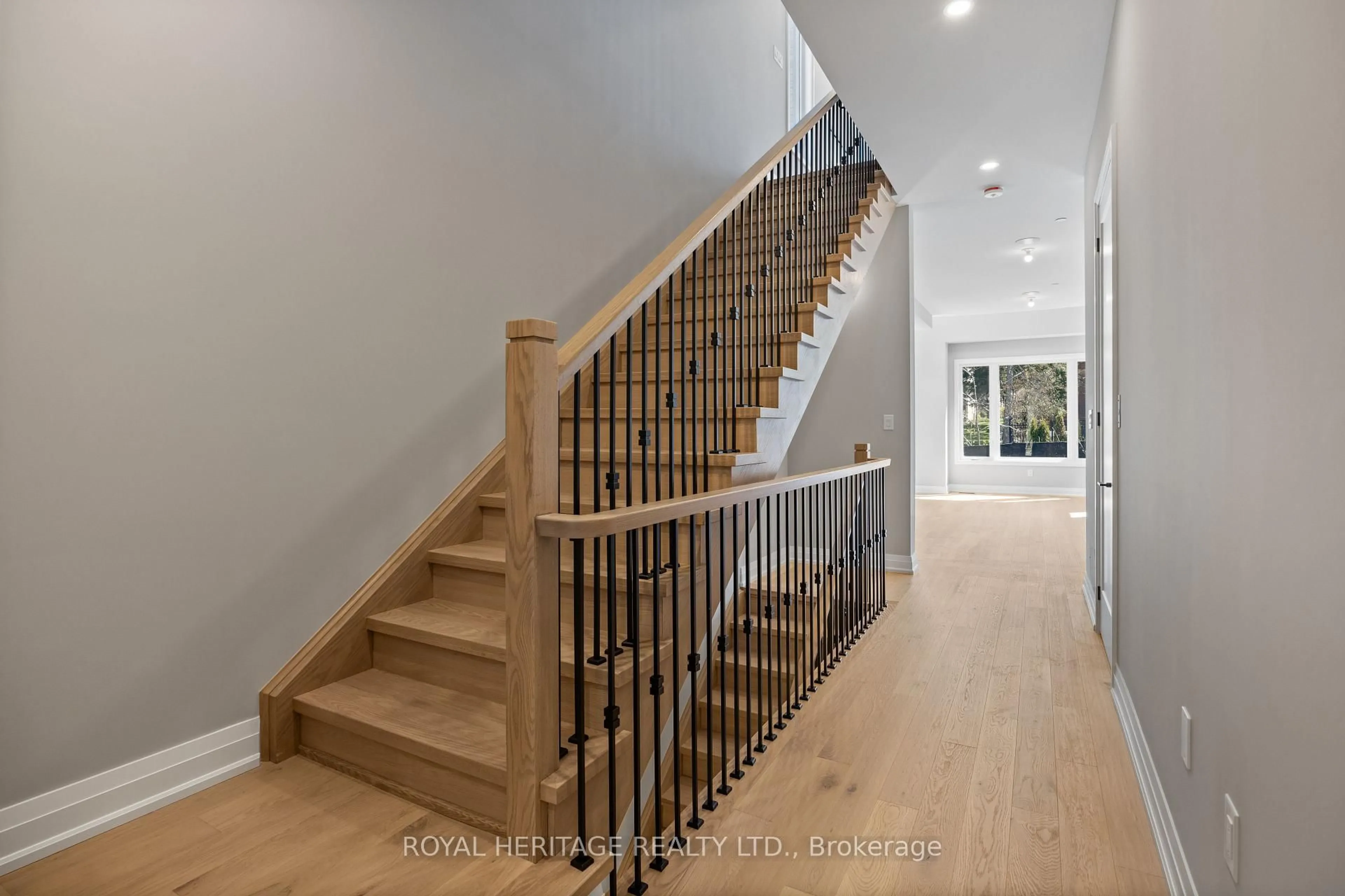 Stairs for 25 Inverlynn Way, Whitby Ontario L1N 2S6
