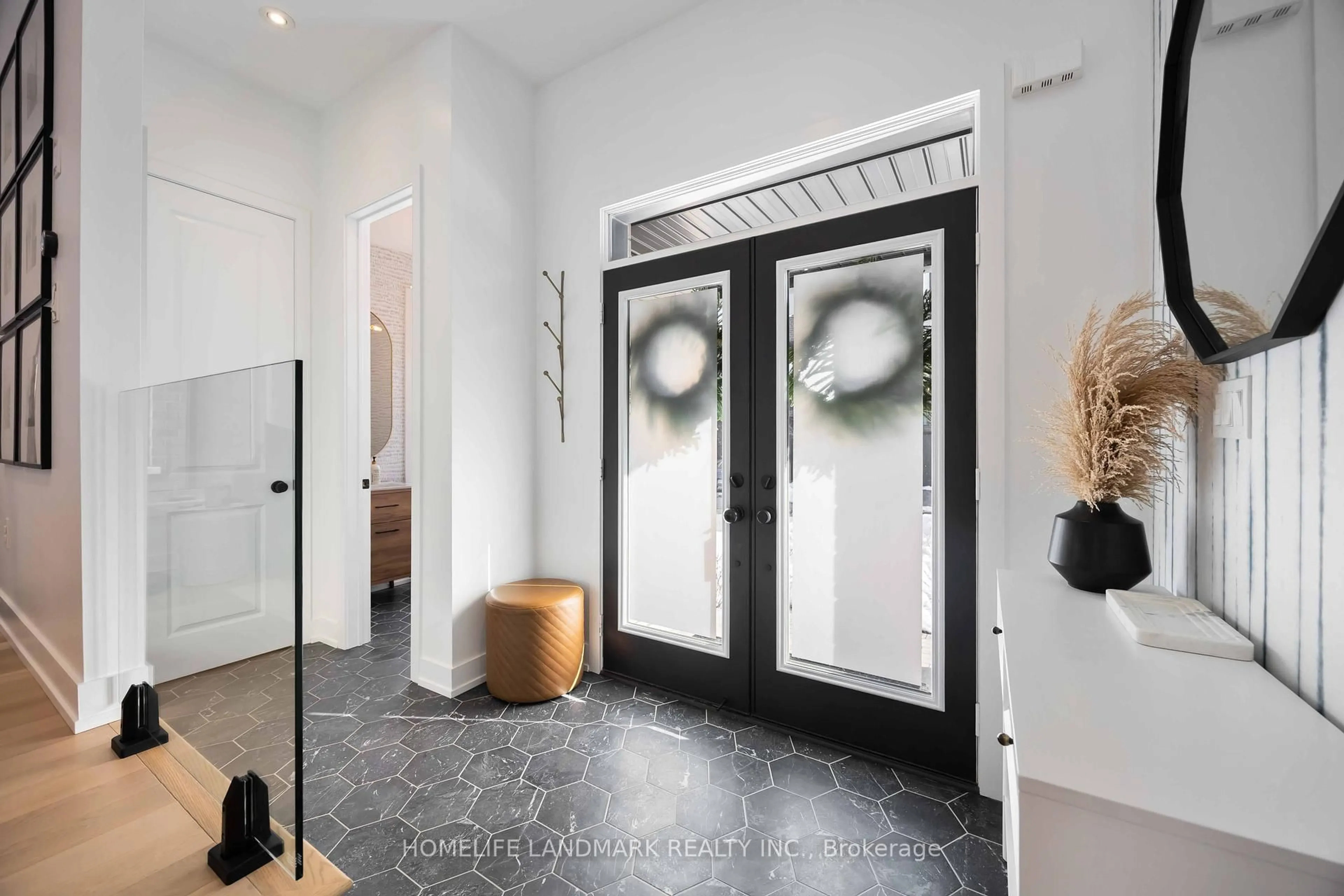 Indoor entryway for 1330 Gull Crossing, Pickering Ontario L1W 0B7
