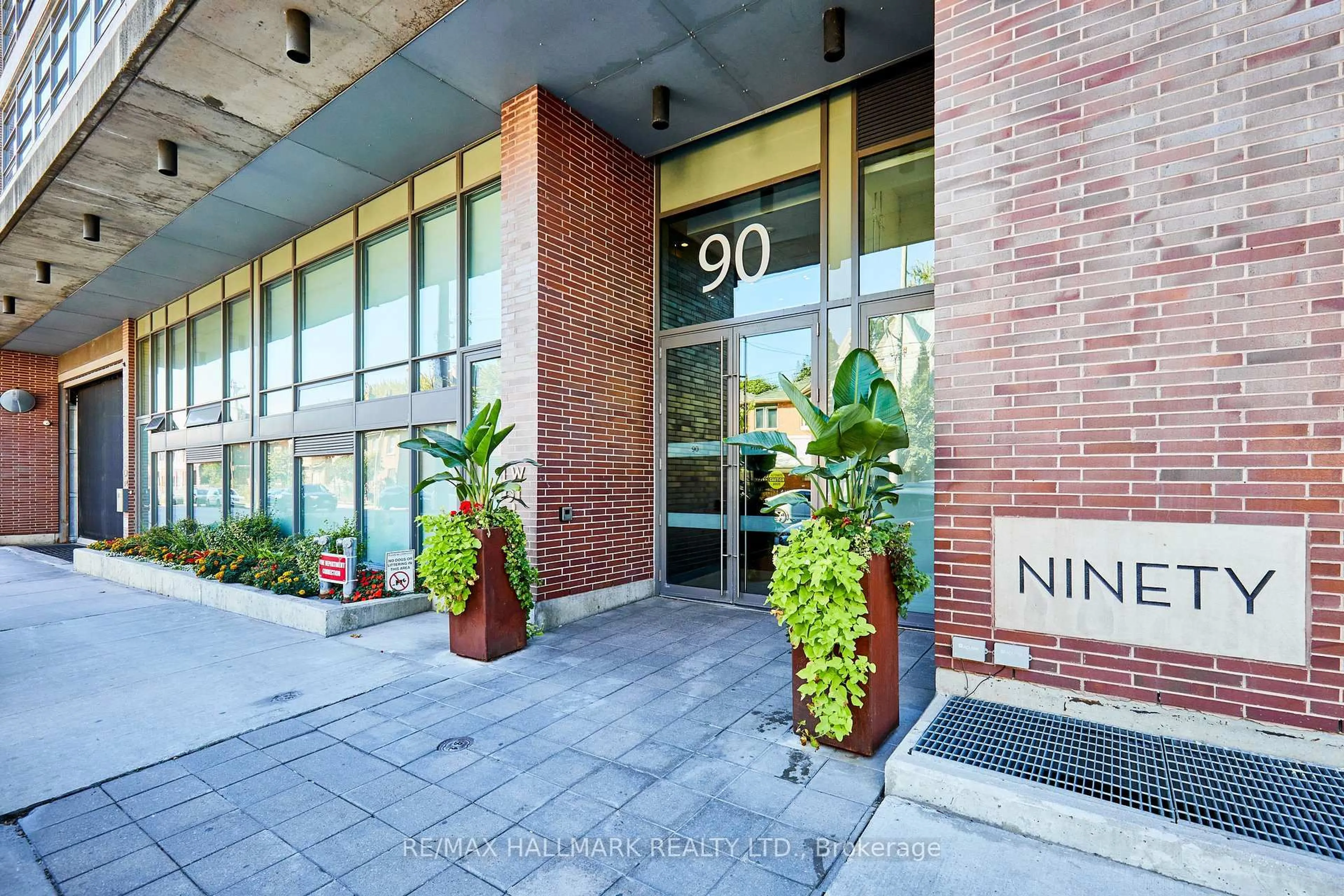 Indoor foyer for 90 Broadview Ave #211, Toronto Ontario M4M 0A7