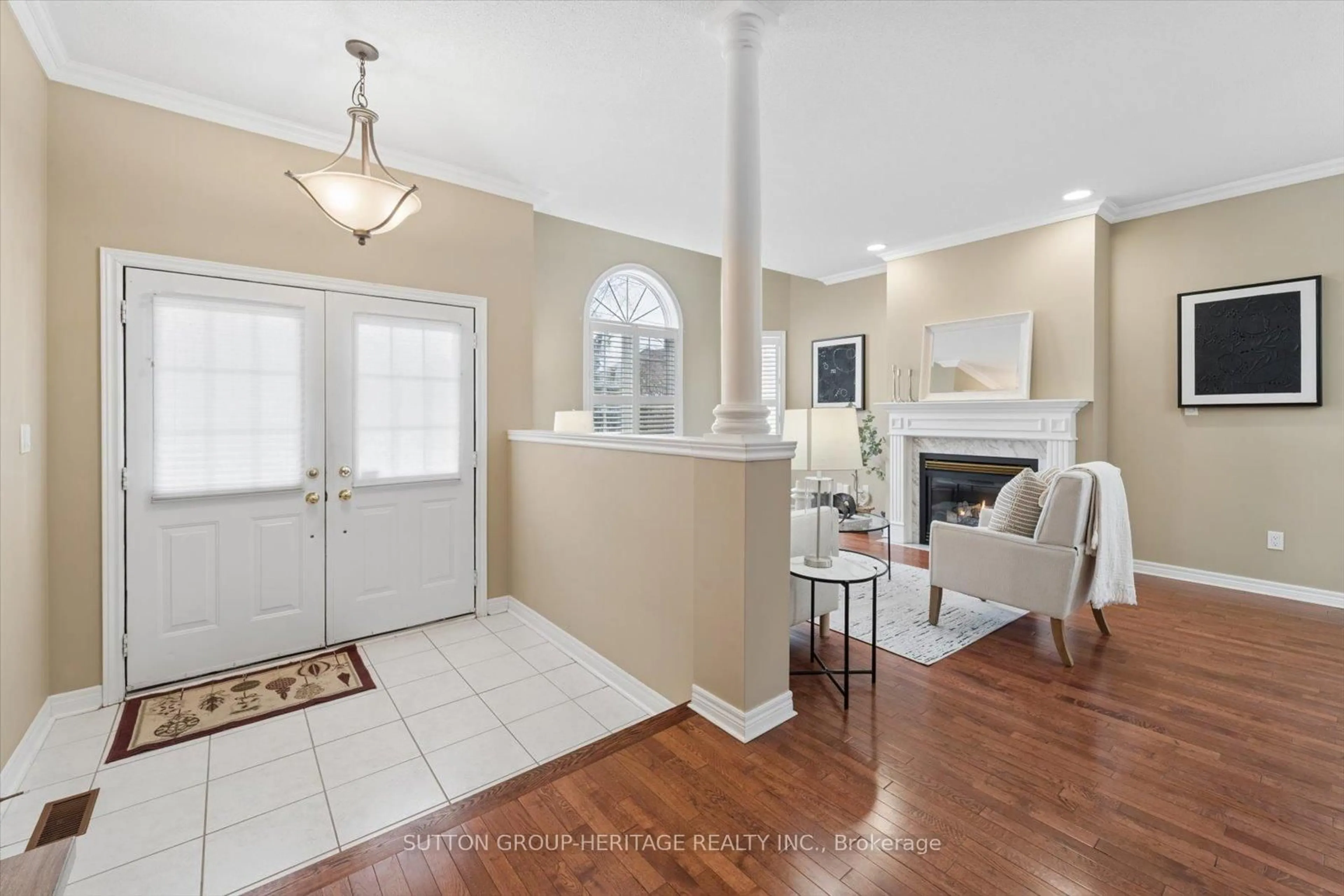 Indoor entryway for 1886 Pine Grove Ave, Pickering Ontario L1V 7C6