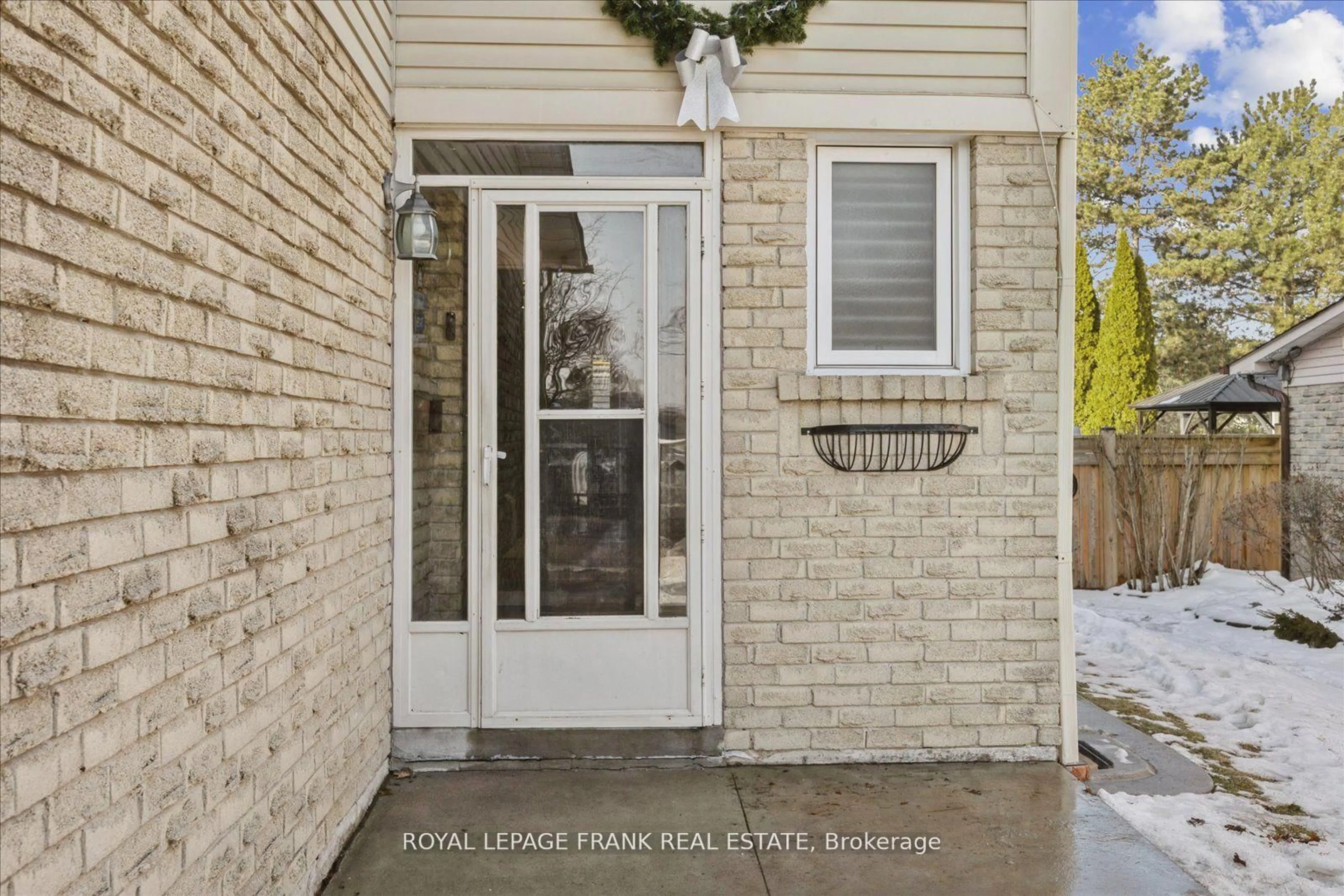 Unknown for 386 Prince Of Wales Dr, Whitby Ontario L1N 6M9