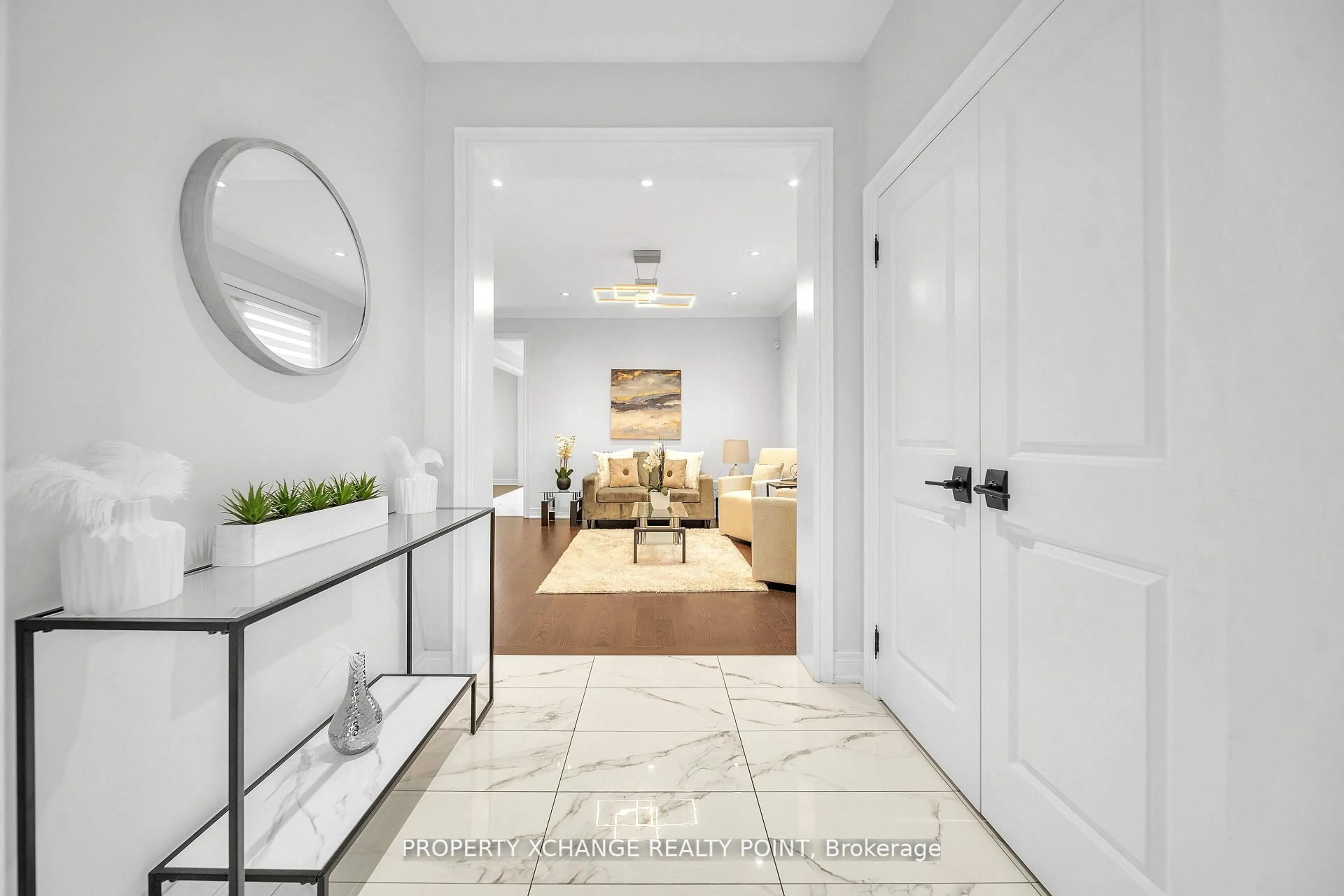 Indoor entryway for 1219 Cactus Cres, Pickering Ontario L1V 2P8