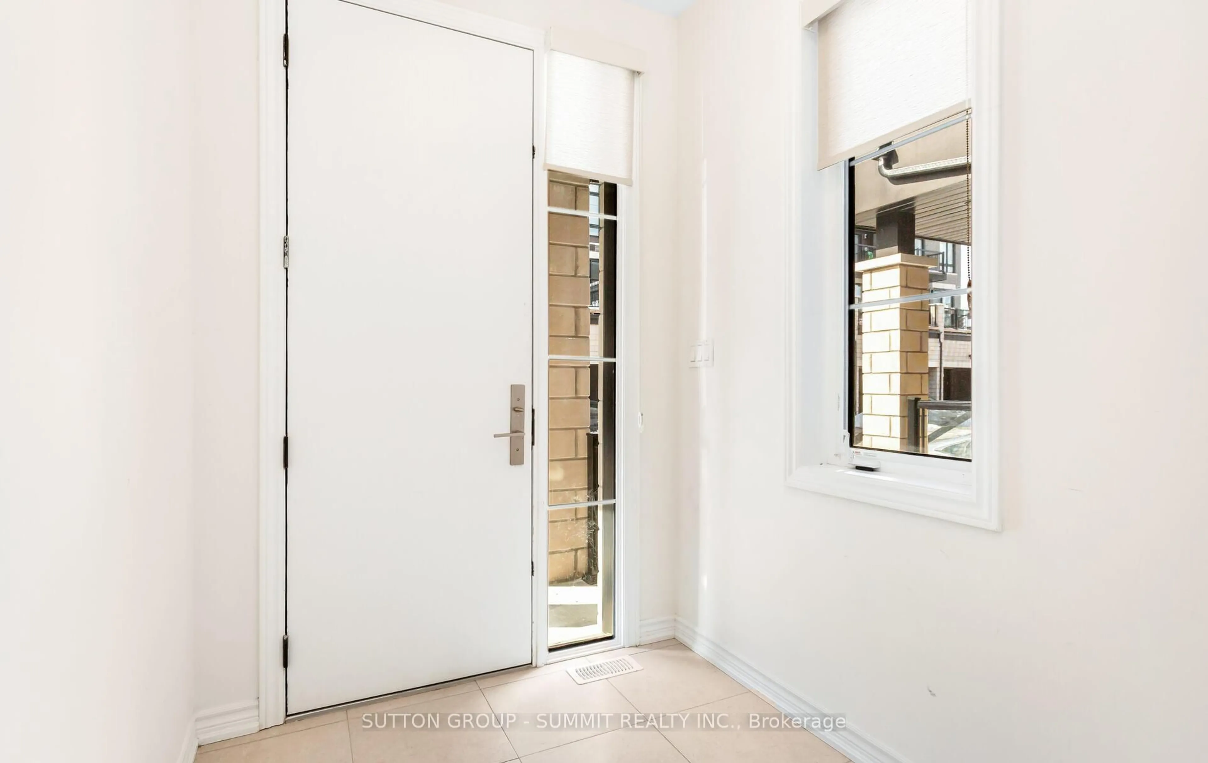 Indoor entryway for 12 Lake Trail Way, Whitby Ontario L1M 0M3