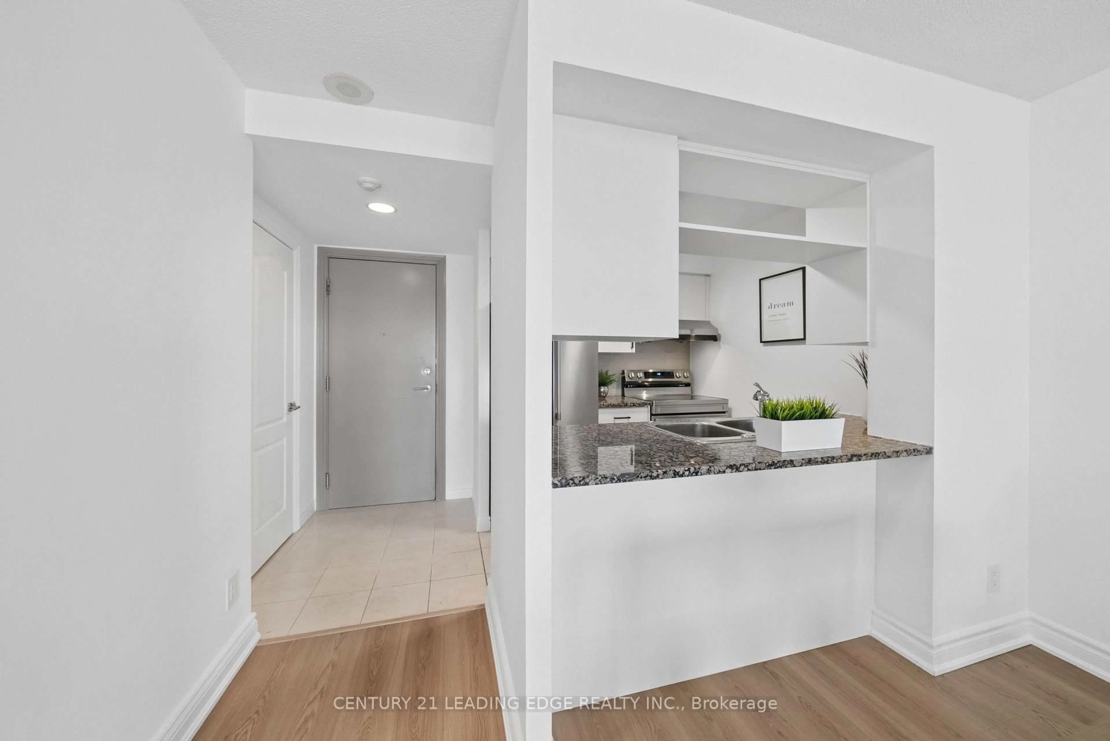 Standard kitchen, unknown for 70 Town Centre Crt #1103, Toronto Ontario M1P 0B2