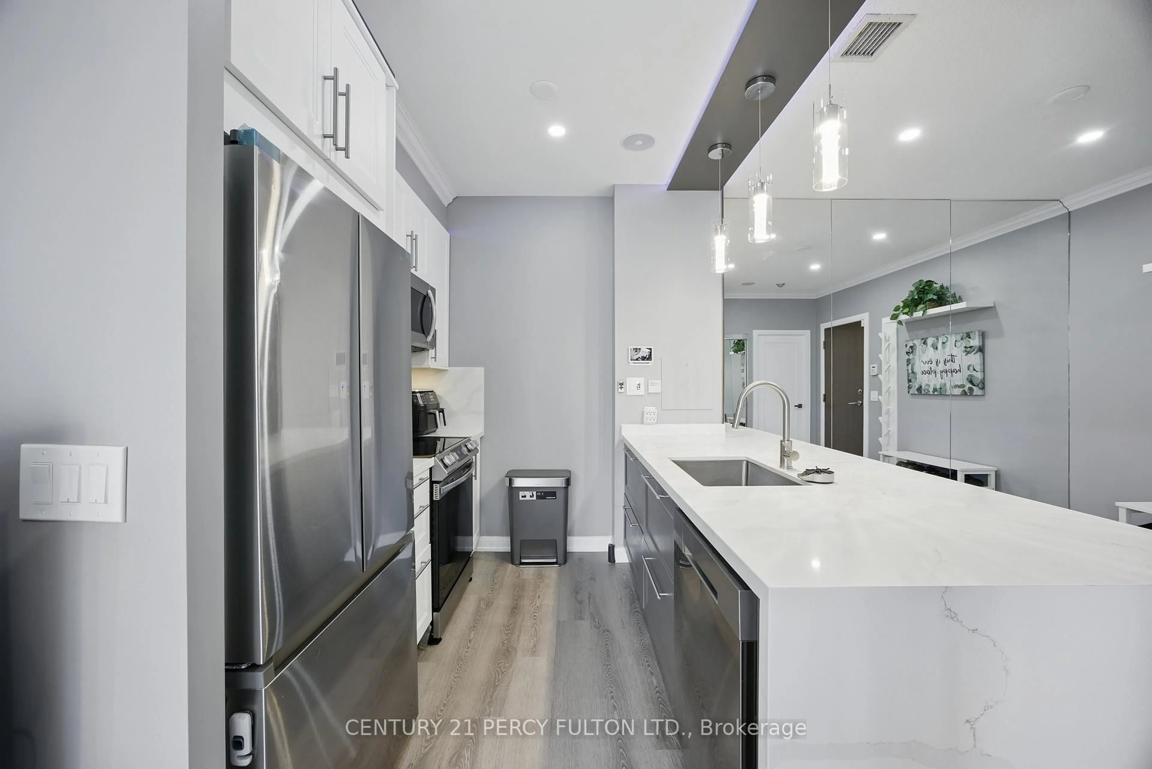 Contemporary kitchen, ceramic/tile floor for 181 Village Green Sq #314, Toronto Ontario M1S 0K6