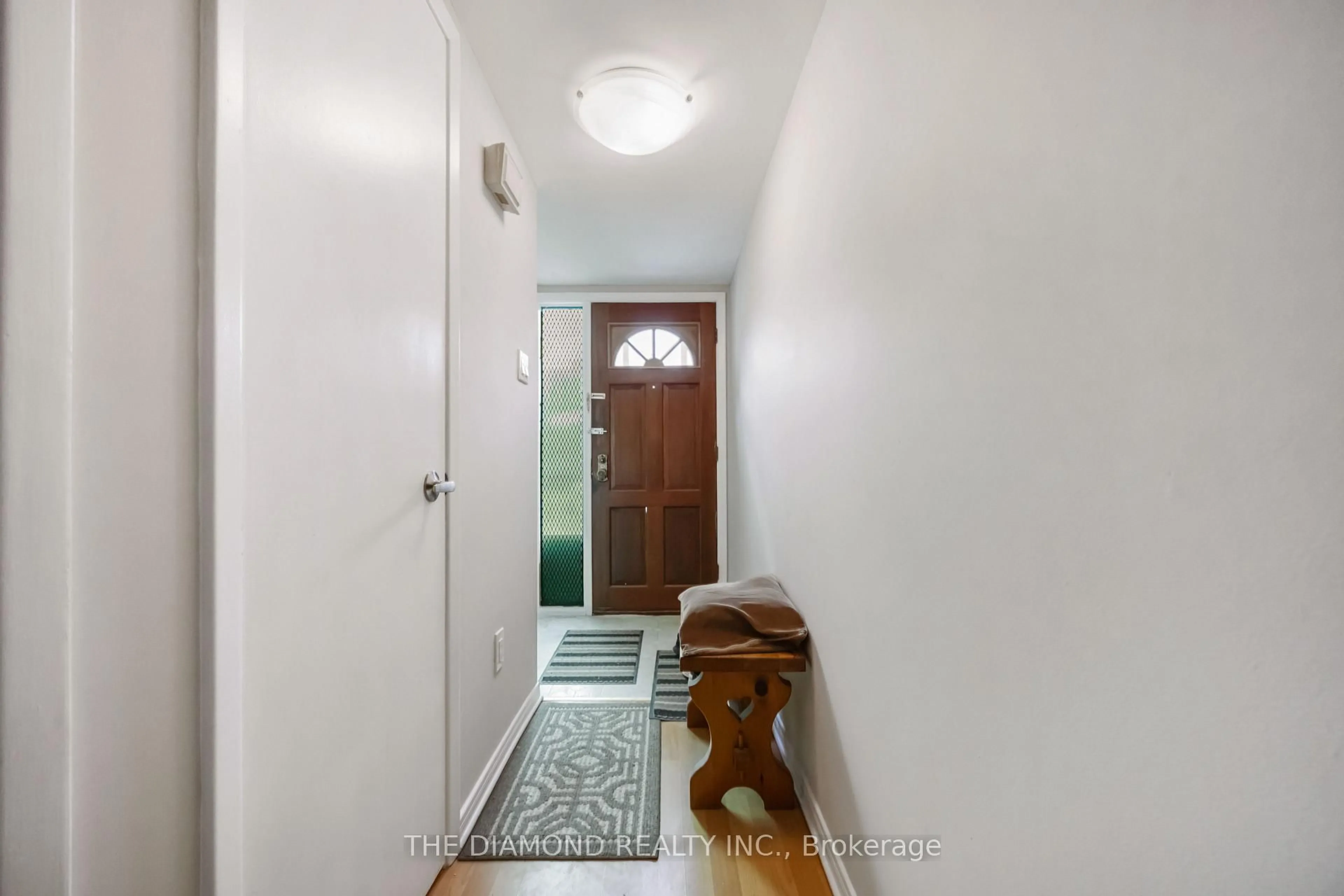 Indoor entryway for 671 Huntingwood Dr #40, Toronto Ontario M1W 1H6