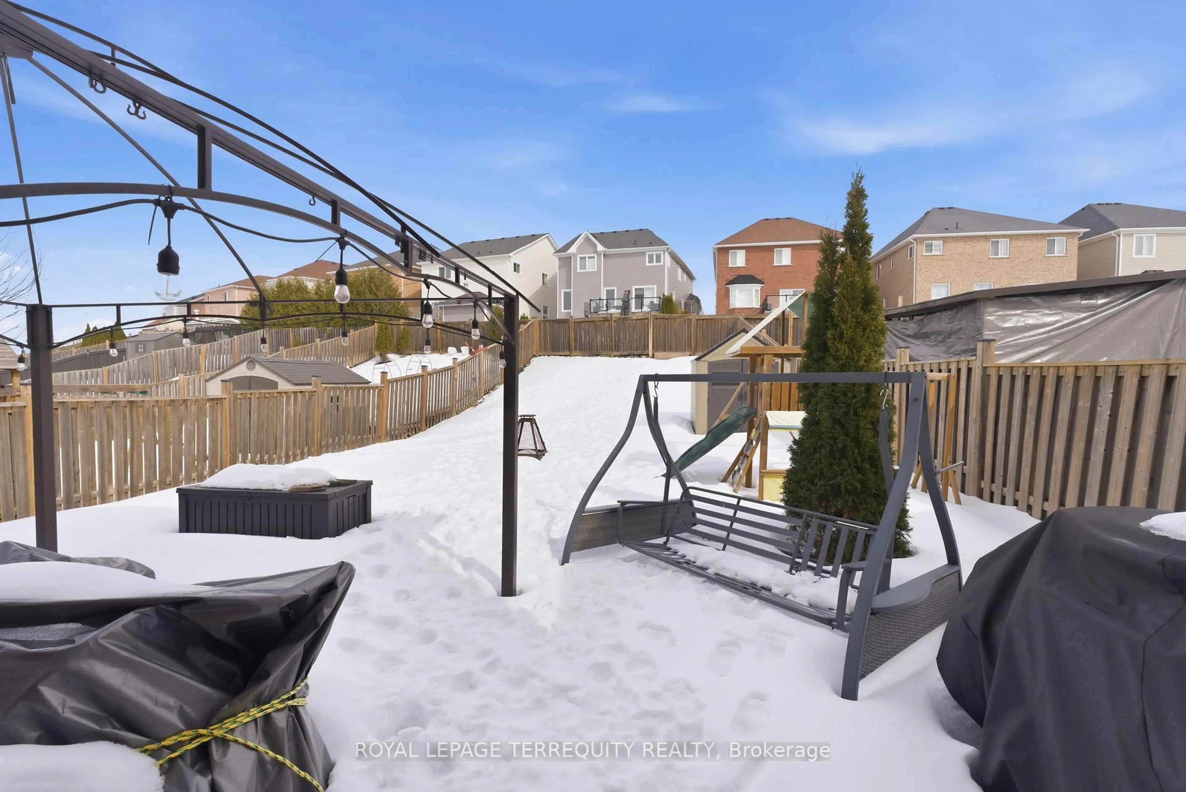 Patio, street for 1747 Arborwood Dr, Oshawa Ontario L1K 0R6