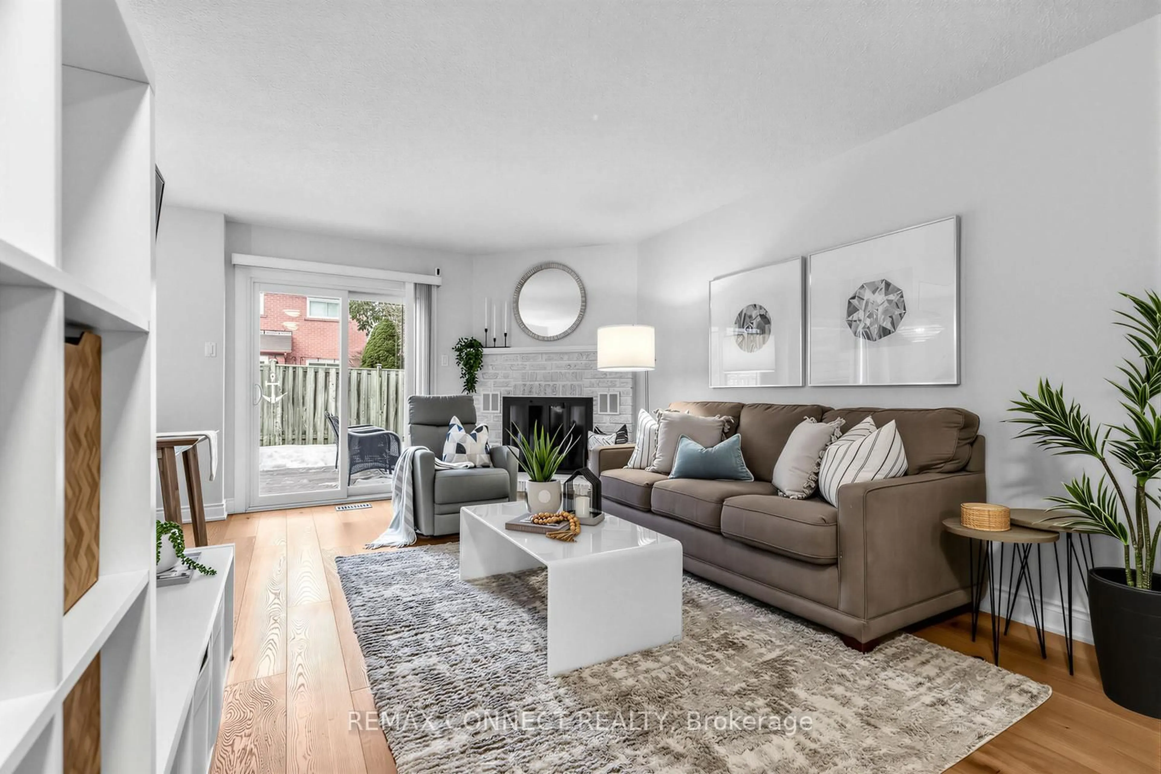 Living room with furniture, unknown for 123 Chatfield Dr, Ajax Ontario L1T 2J2