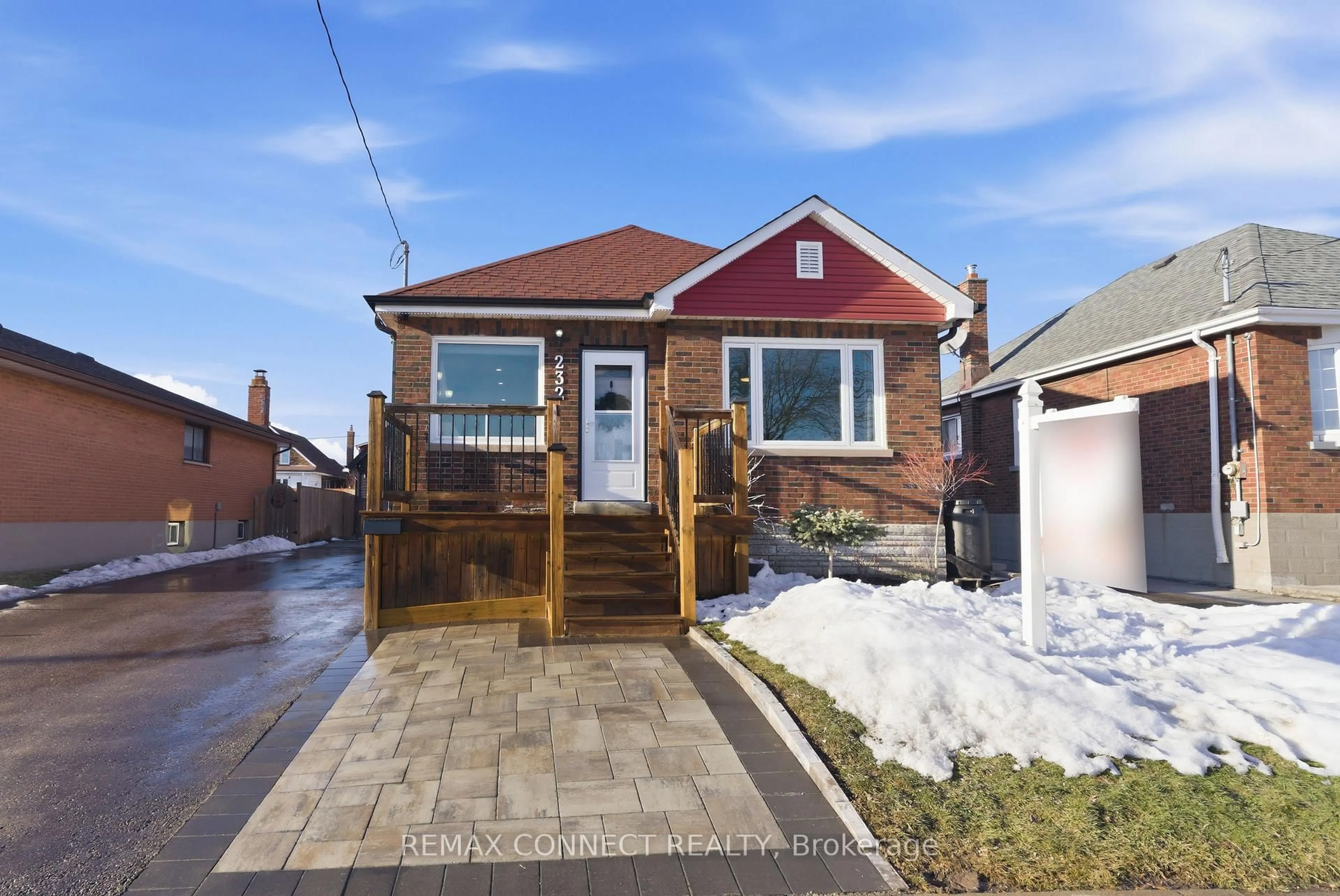 Home with brick exterior material, street for 232 George St, Oshawa Ontario L1H 2W5