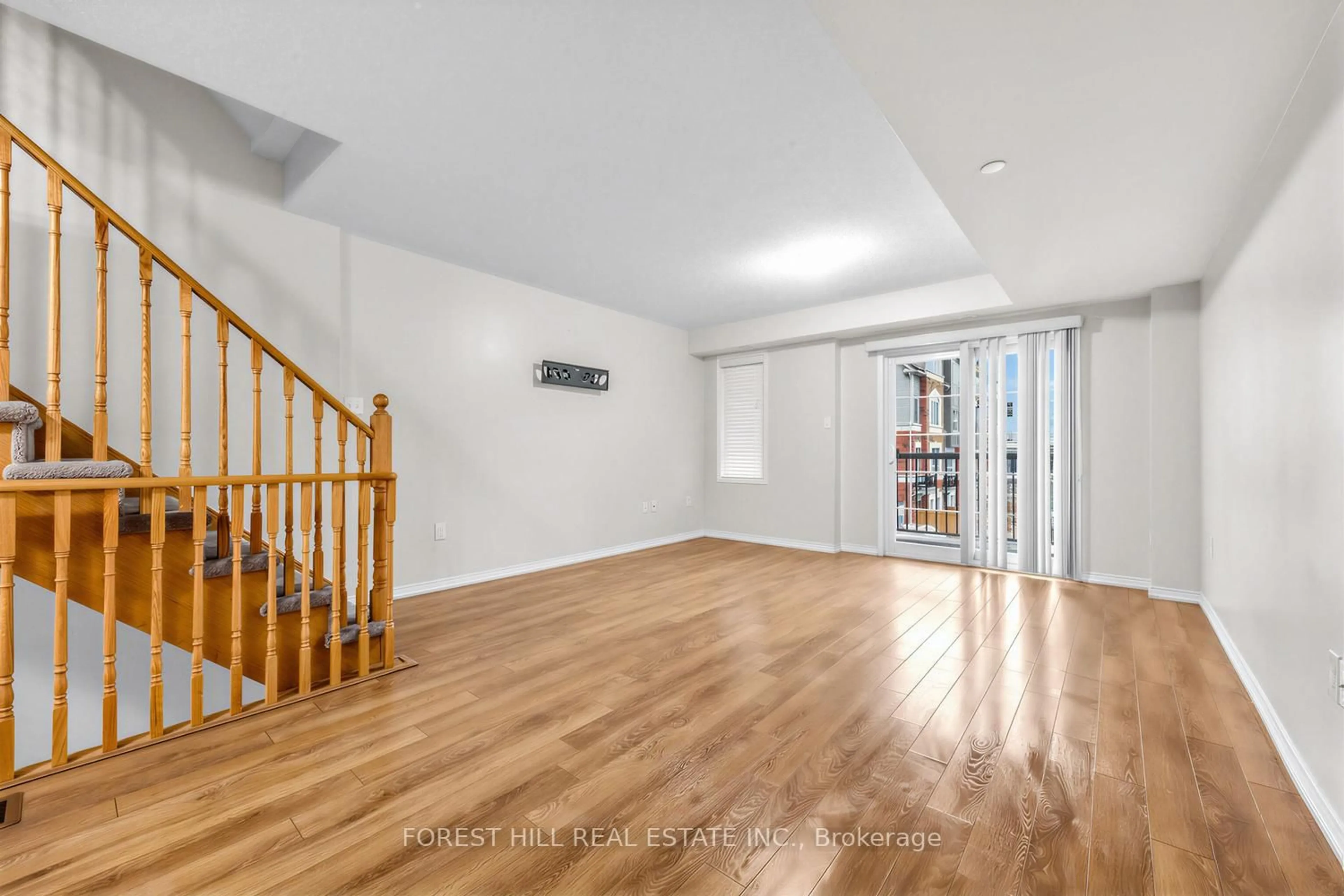 A pic of a room for 2516 Rosedrop Path, Oshawa Ontario L1L 0K6