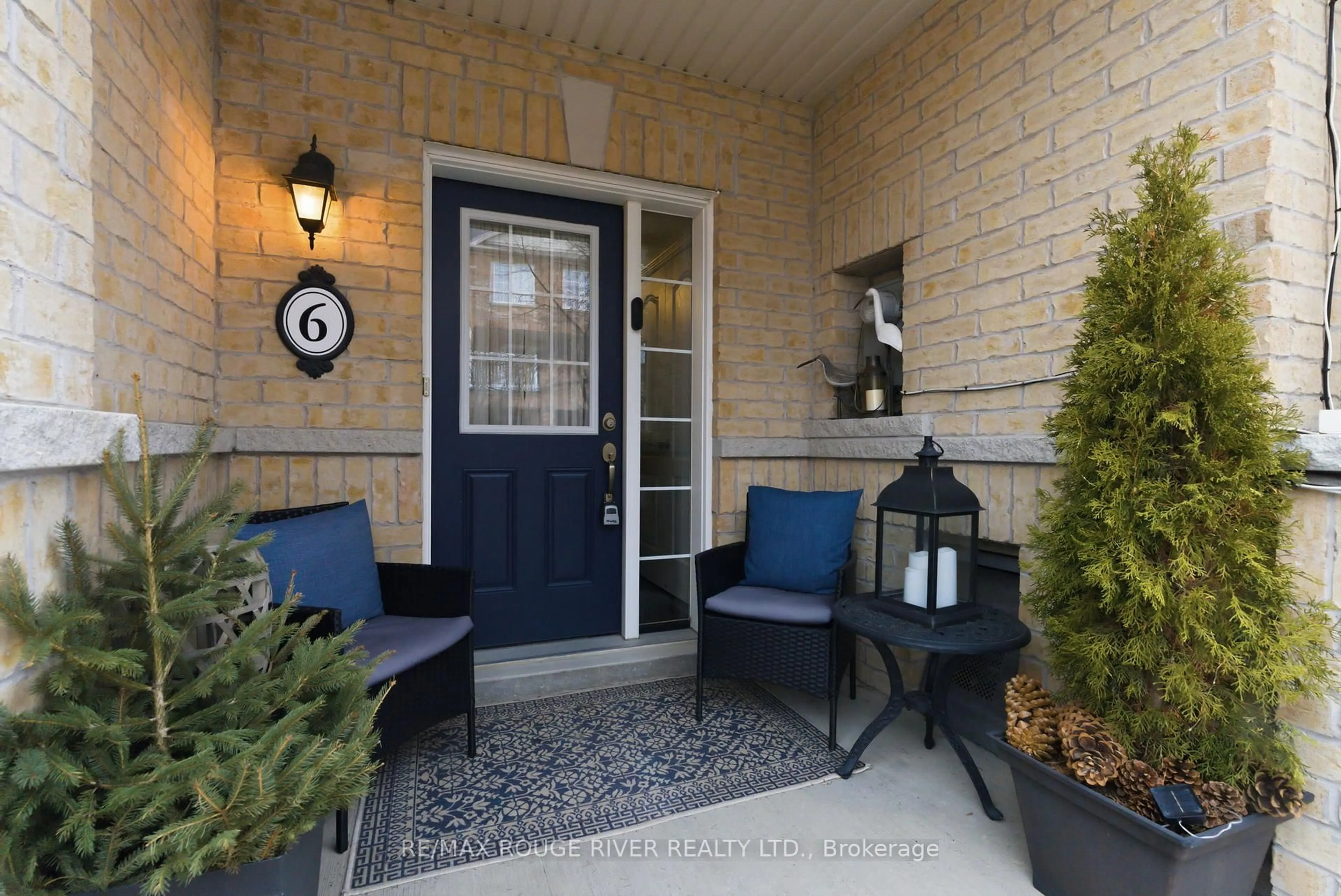 Indoor entryway for 6 Edison Way, Whitby Ontario L1R 0L7