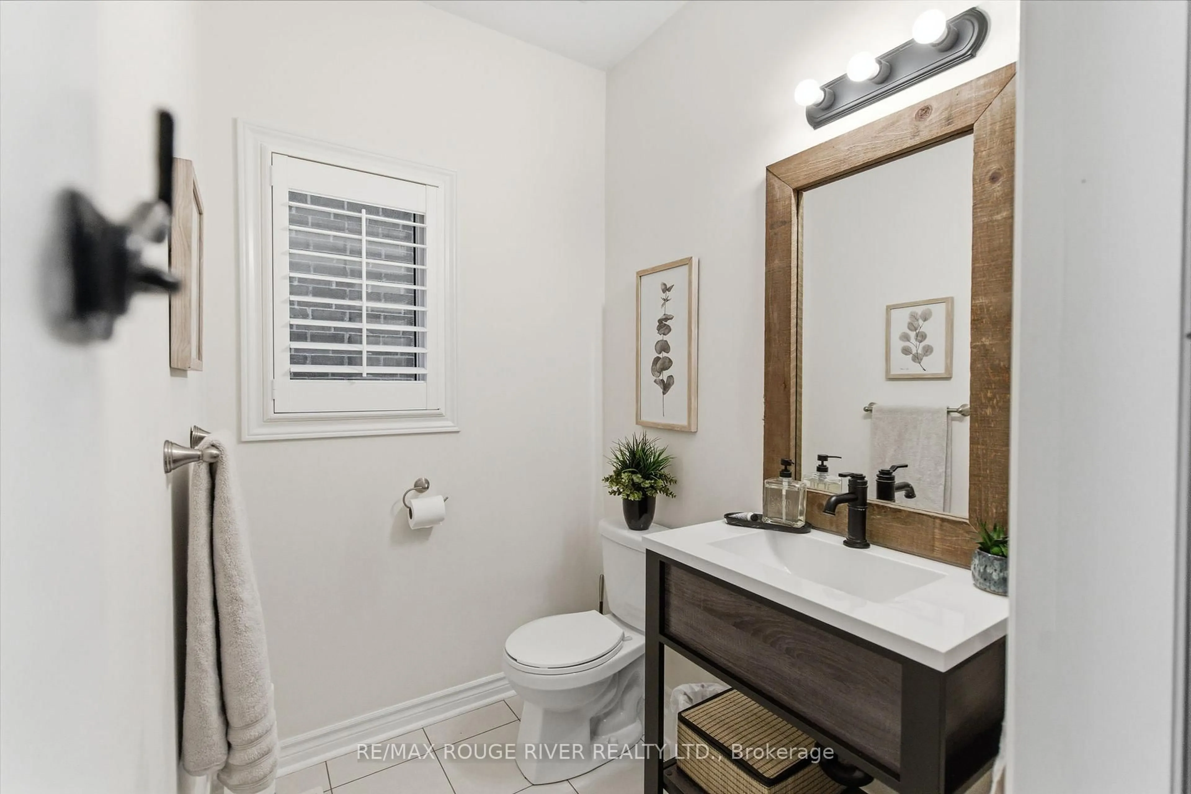 Contemporary bathroom, ceramic/tile floor for 50 Cale Ave, Clarington Ontario L1E 0H4