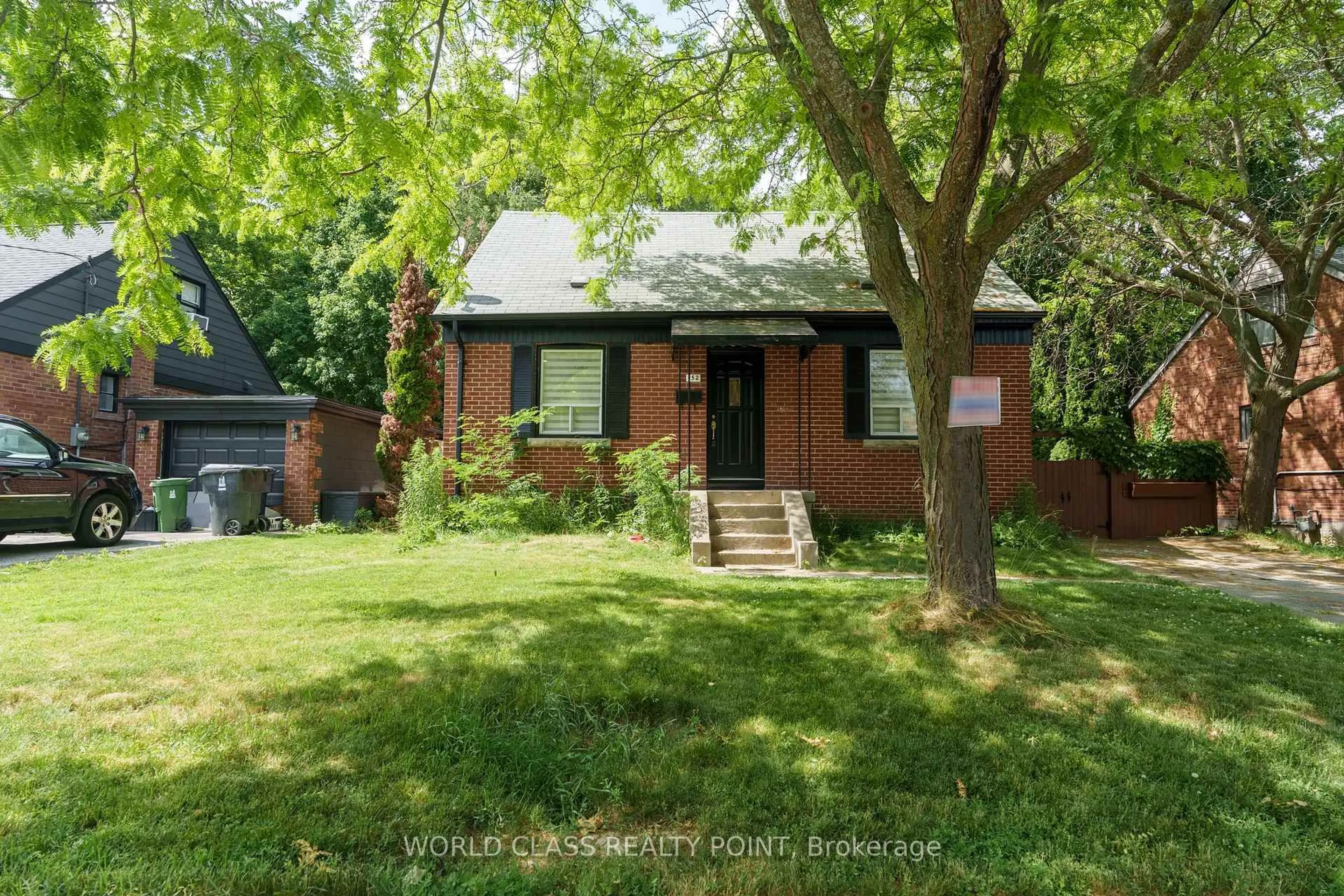 Home with brick exterior material, street for 152 Ferris Rd, Toronto Ontario M4B 1G9