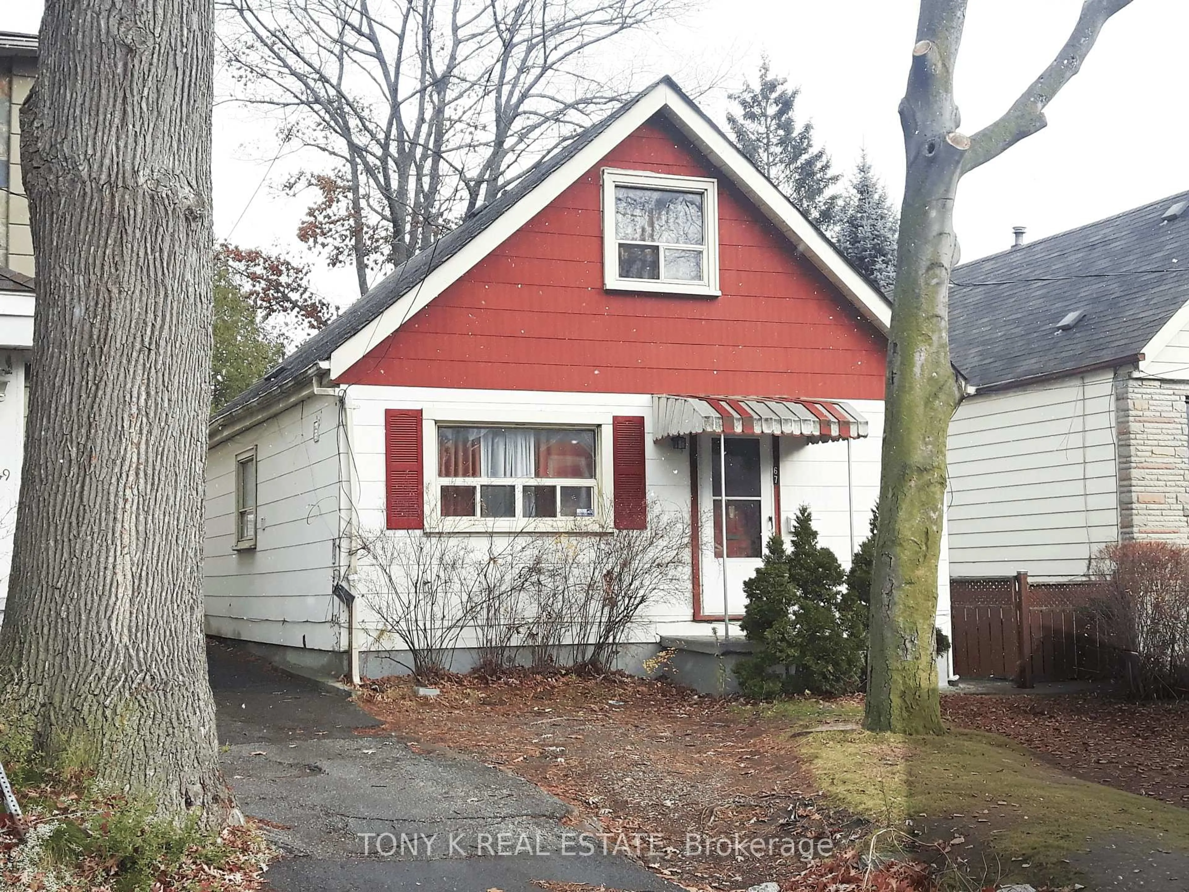 Home with vinyl exterior material, street for 67 Mcdonald Ave, Toronto Ontario M1L 3Y7