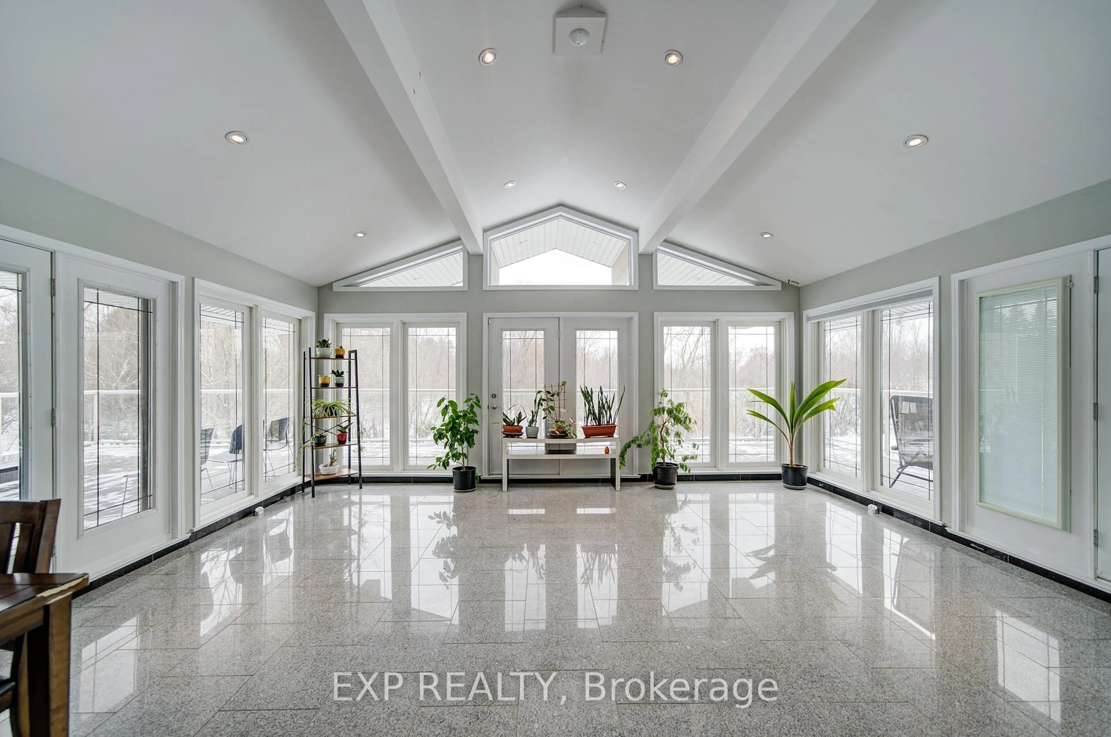 Indoor foyer for 3505 Cochrane St, Whitby Ontario L1R 2P2