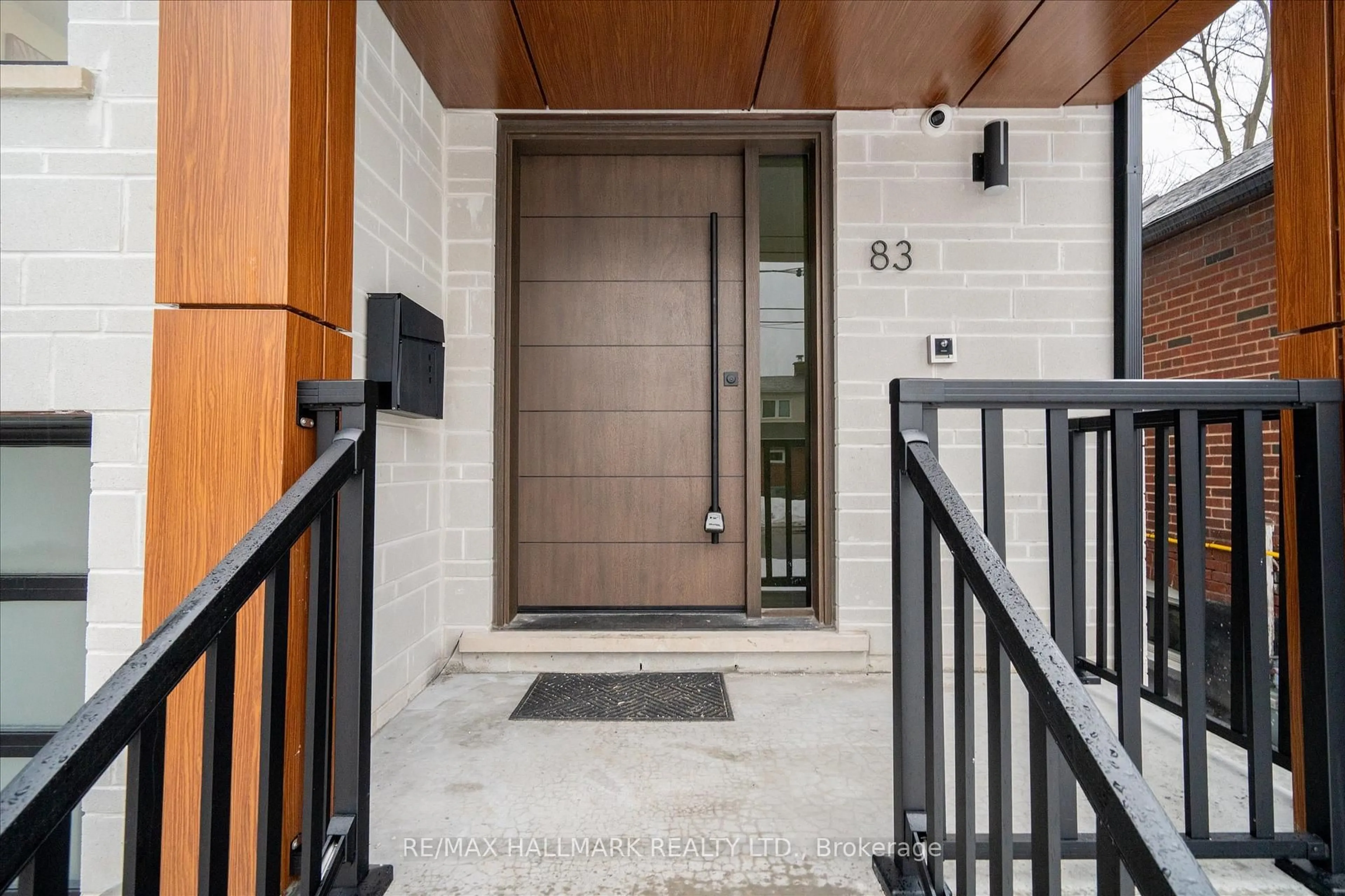 Indoor entryway for 83 Kalmar Ave, Toronto Ontario M1N 3G5