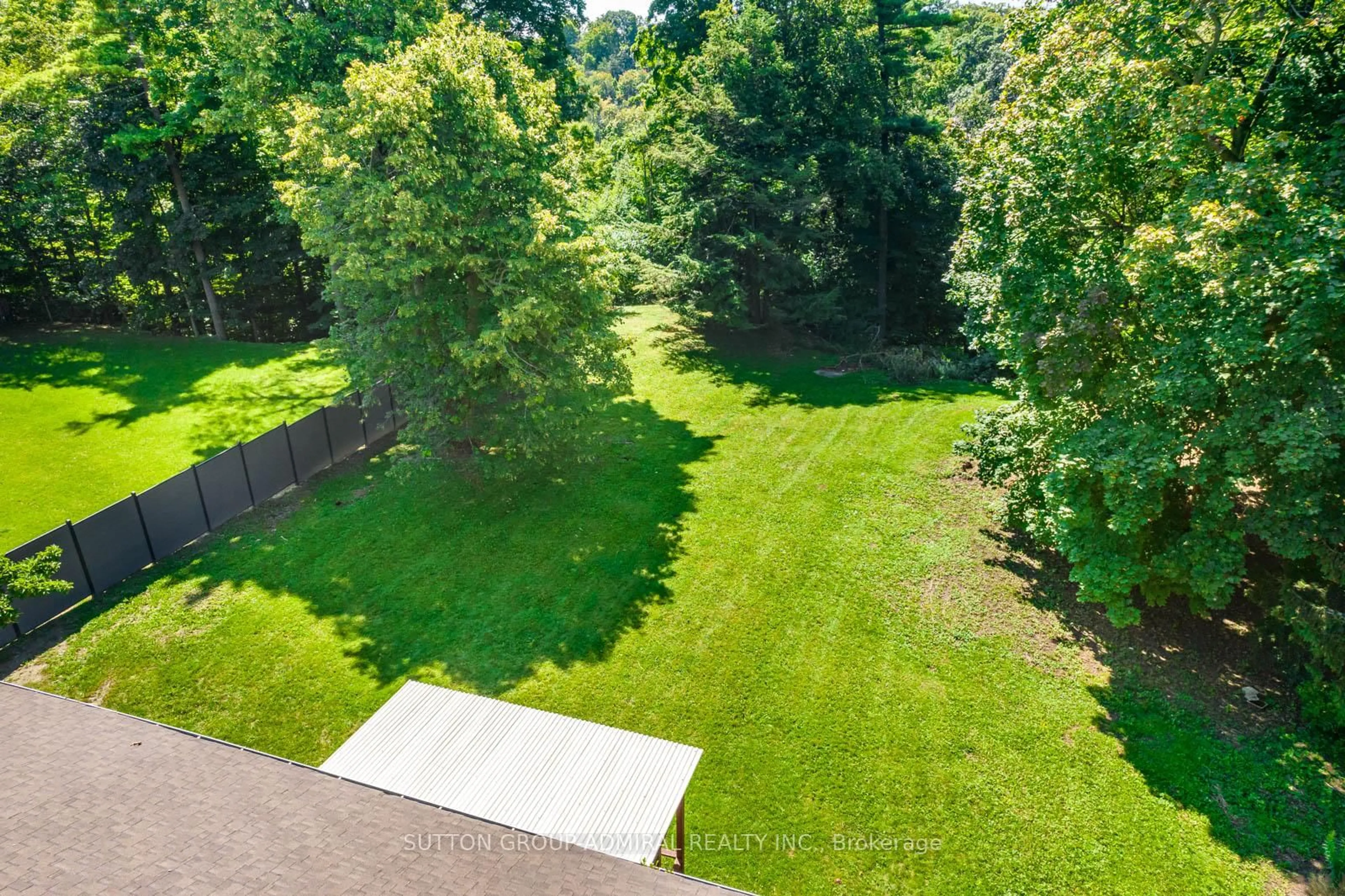 A pic from outside/outdoor area/front of a property/back of a property/a pic from drone, water/lake/river/ocean view for 15 Bellehaven Cres, Toronto Ontario M1M 1H2