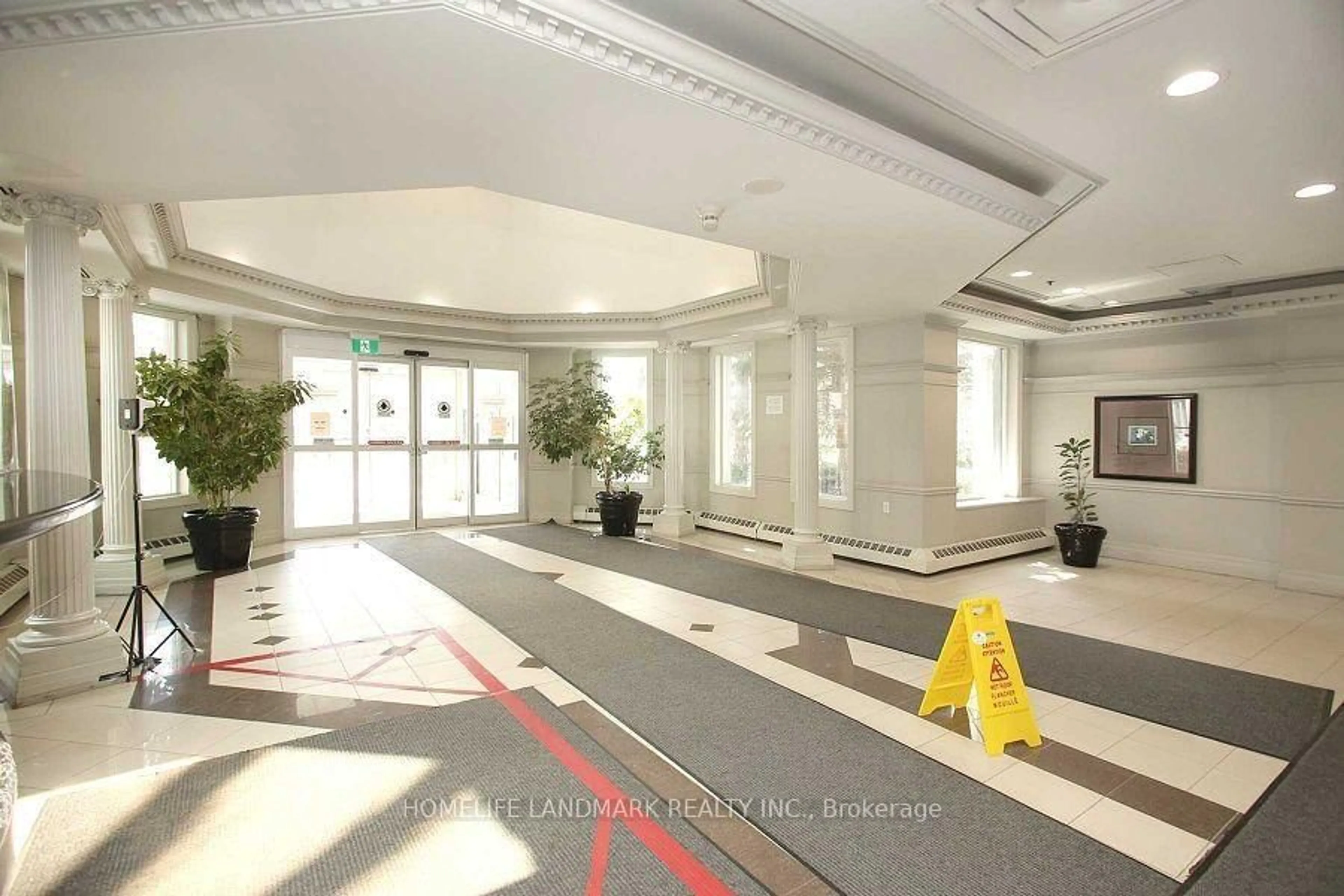 Indoor foyer for 5039 Finch Ave #1009, Toronto Ontario M1S 5L6