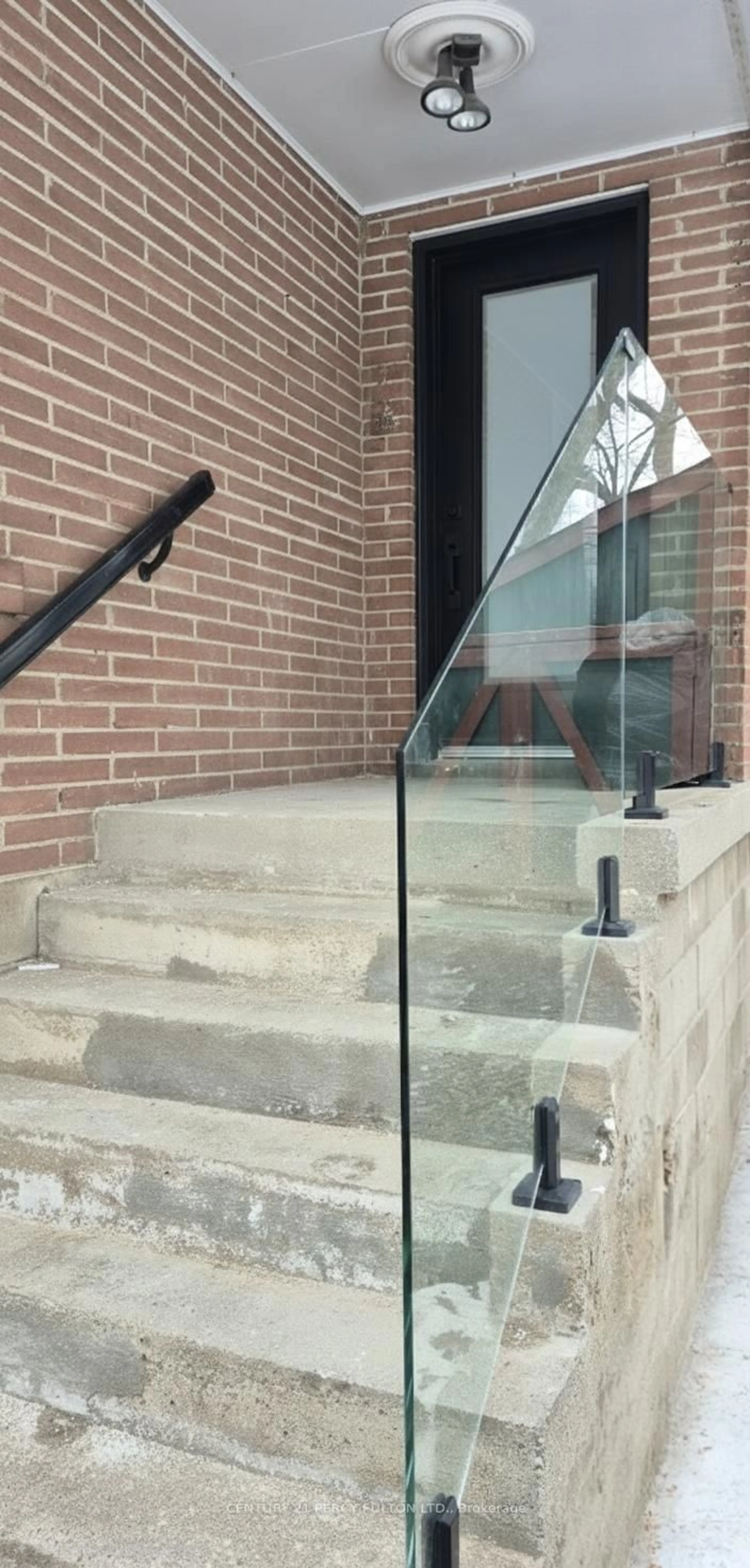Stairs for 49 Amiens Rd, Toronto Ontario M1E 3S7
