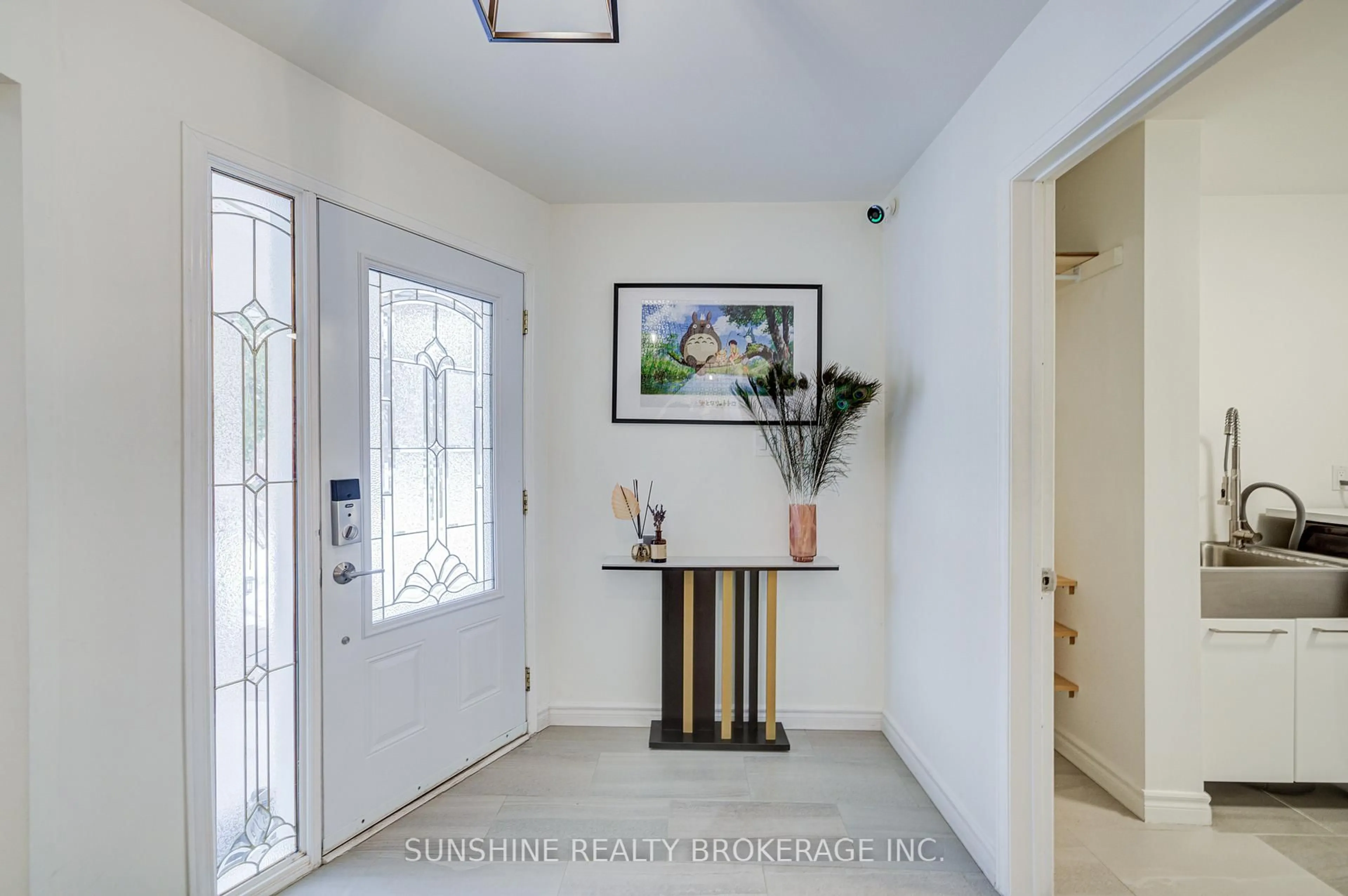 Indoor entryway for 48 Ridware Cres, Toronto Ontario M1C 3S2