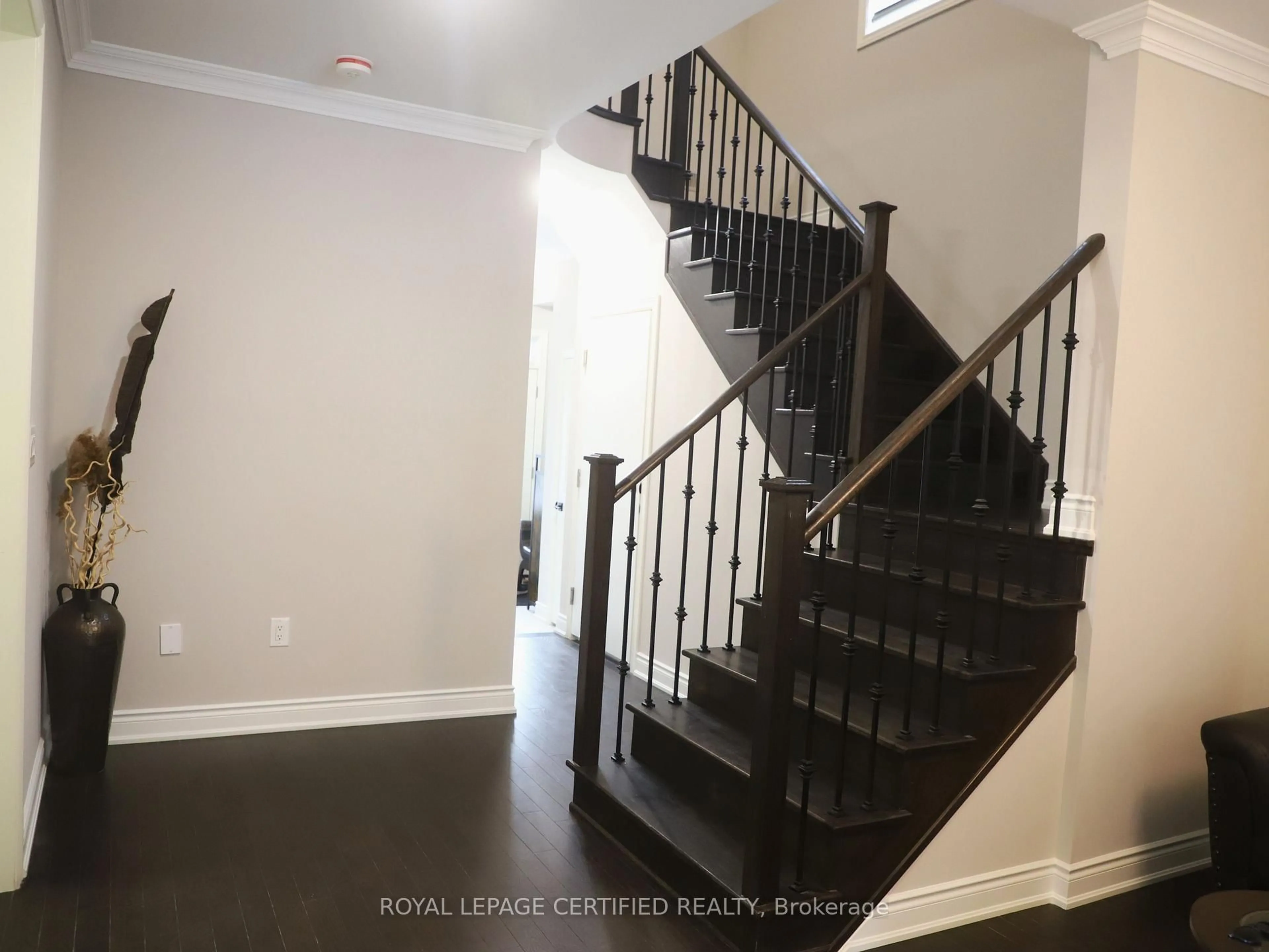 Unknown for 21 Ouellette Dr, Whitby Ontario L1P 0E3