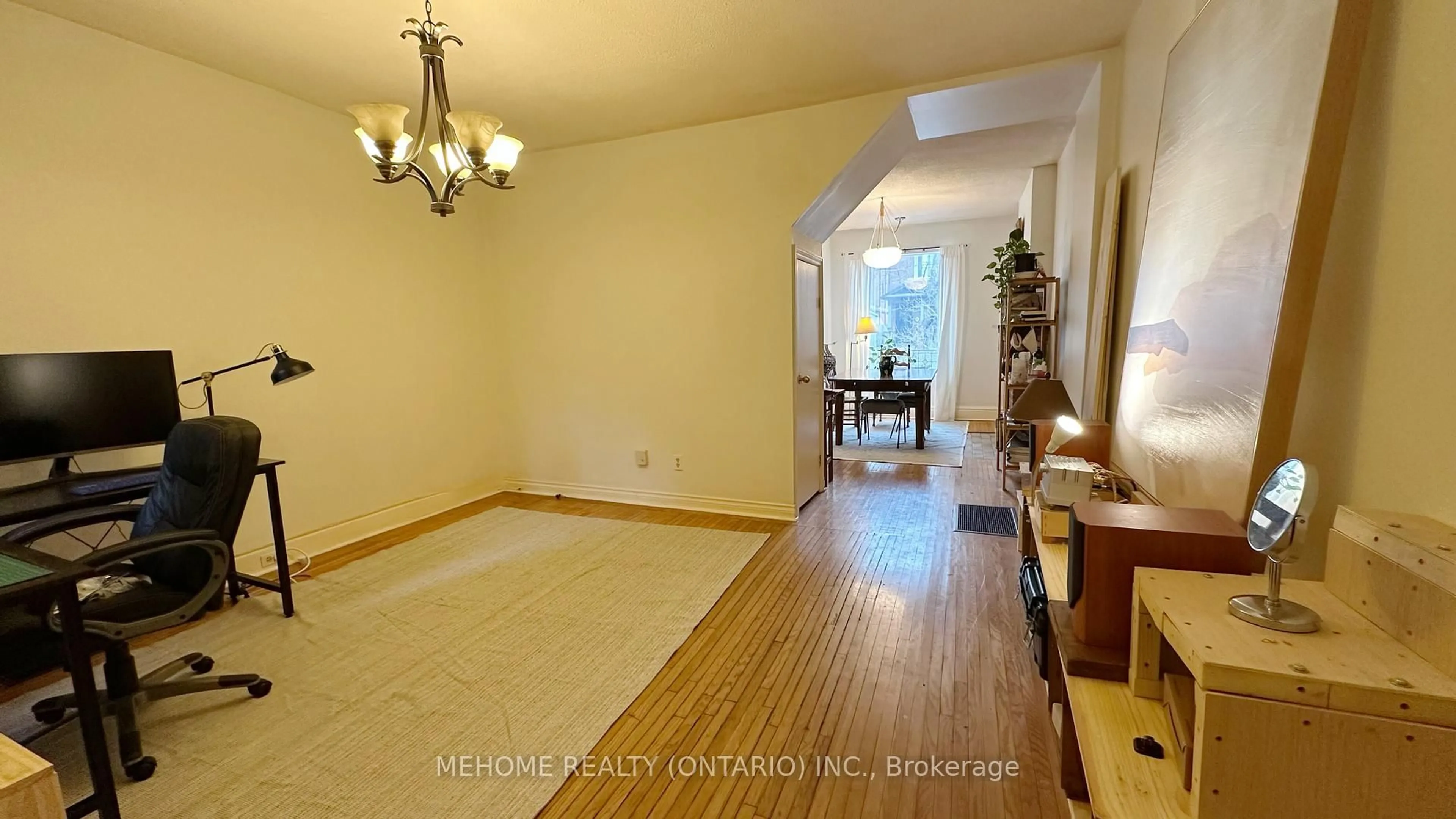 Indoor entryway for 7 Badgerow Ave, Toronto Ontario M4M 1T9