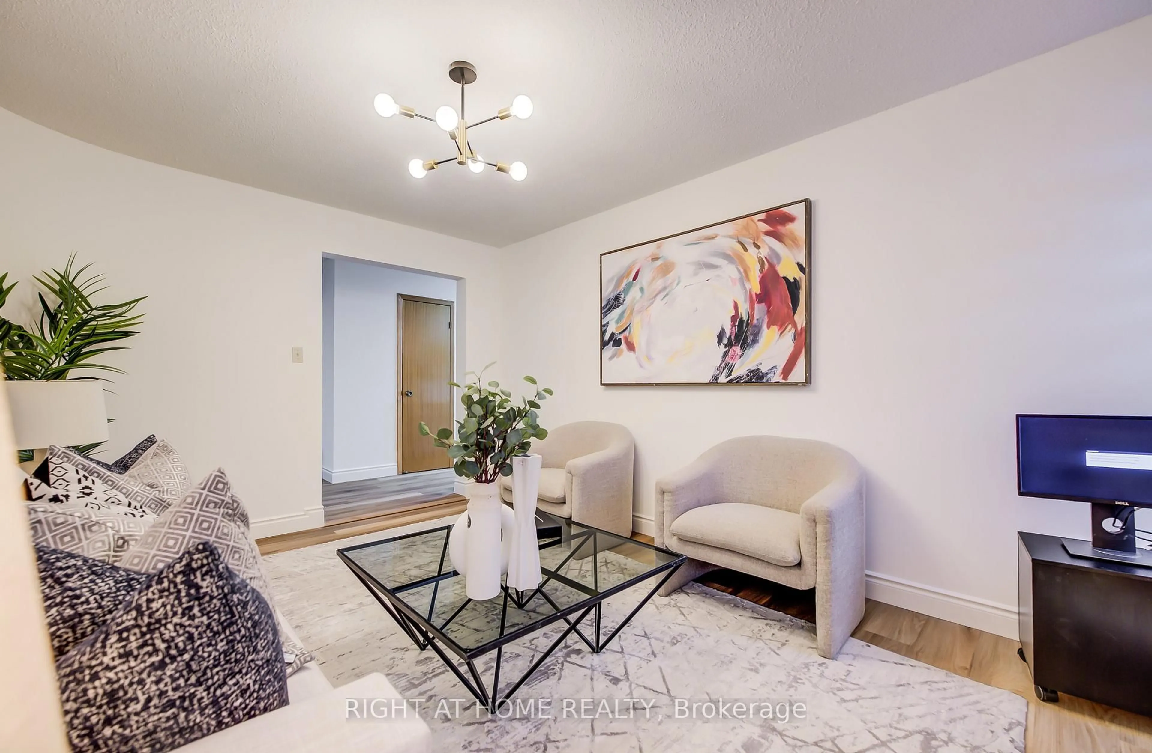 Living room with furniture, unknown for 51 Burnt Bark Dr, Toronto Ontario M1V 3J6