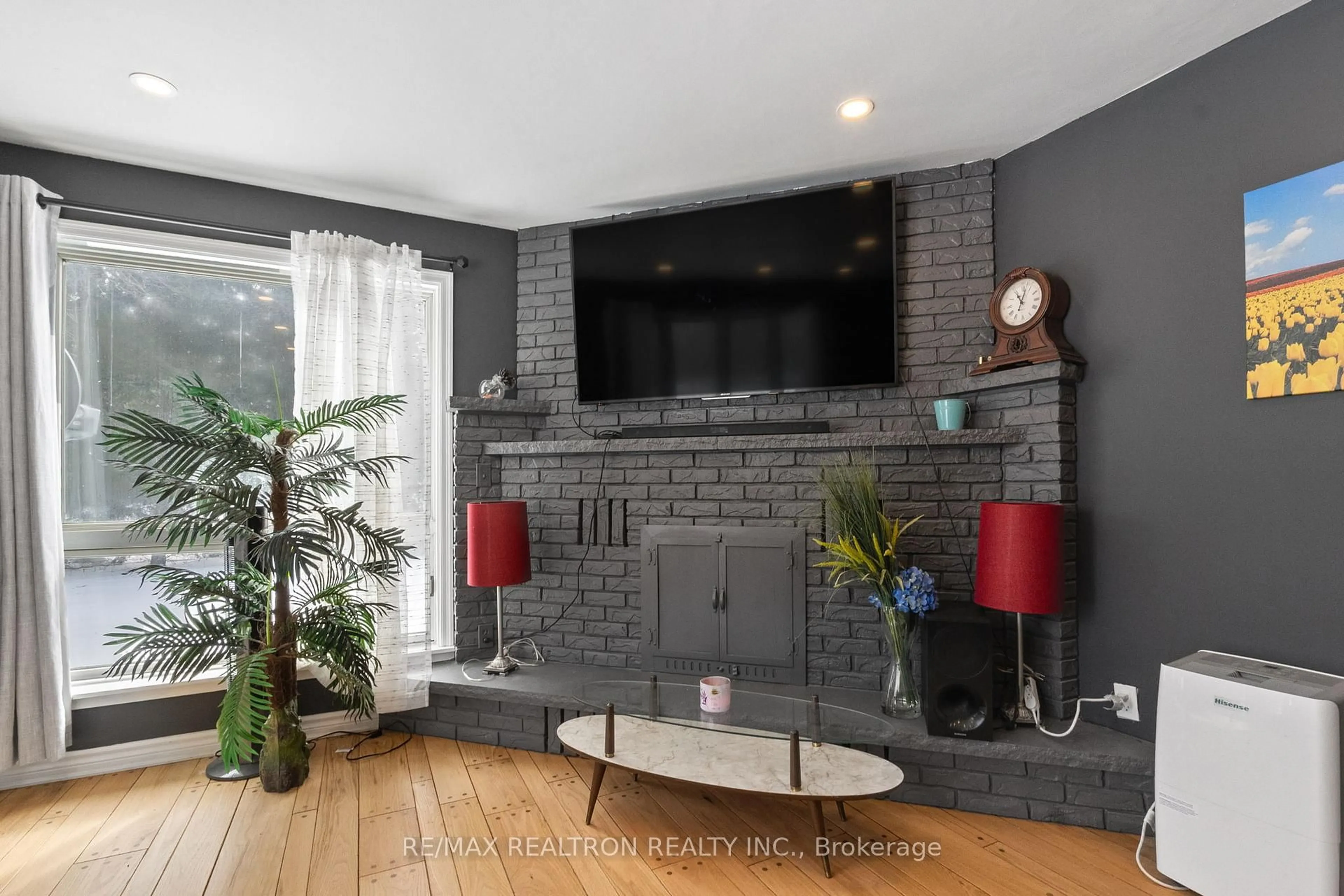 Unknown for 10950 Simcoe St, Scugog Ontario L9L 1B3