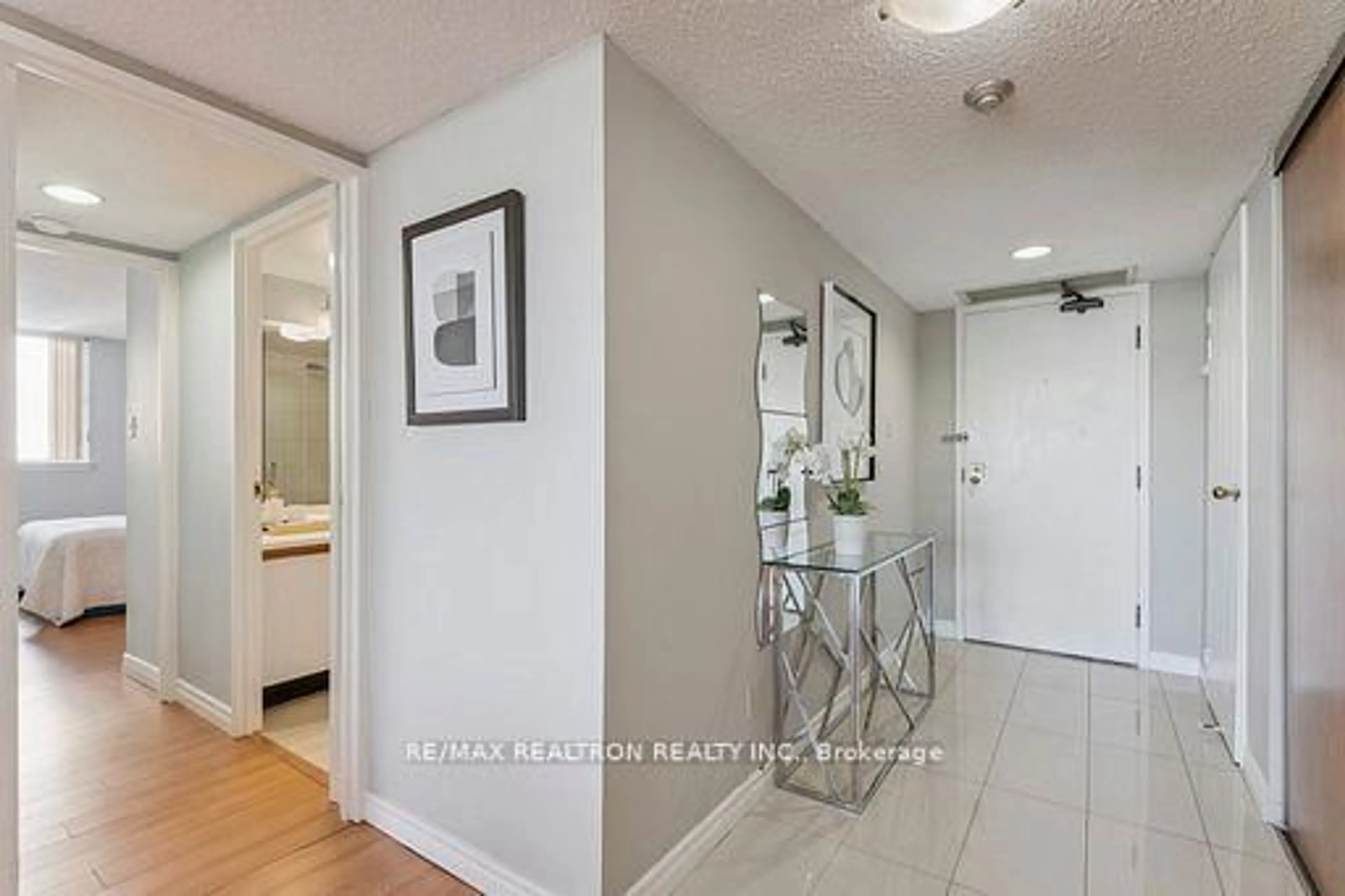 Indoor entryway for 150 ALTON TOWERS Circ #1503, Toronto Ontario M1V 4X7