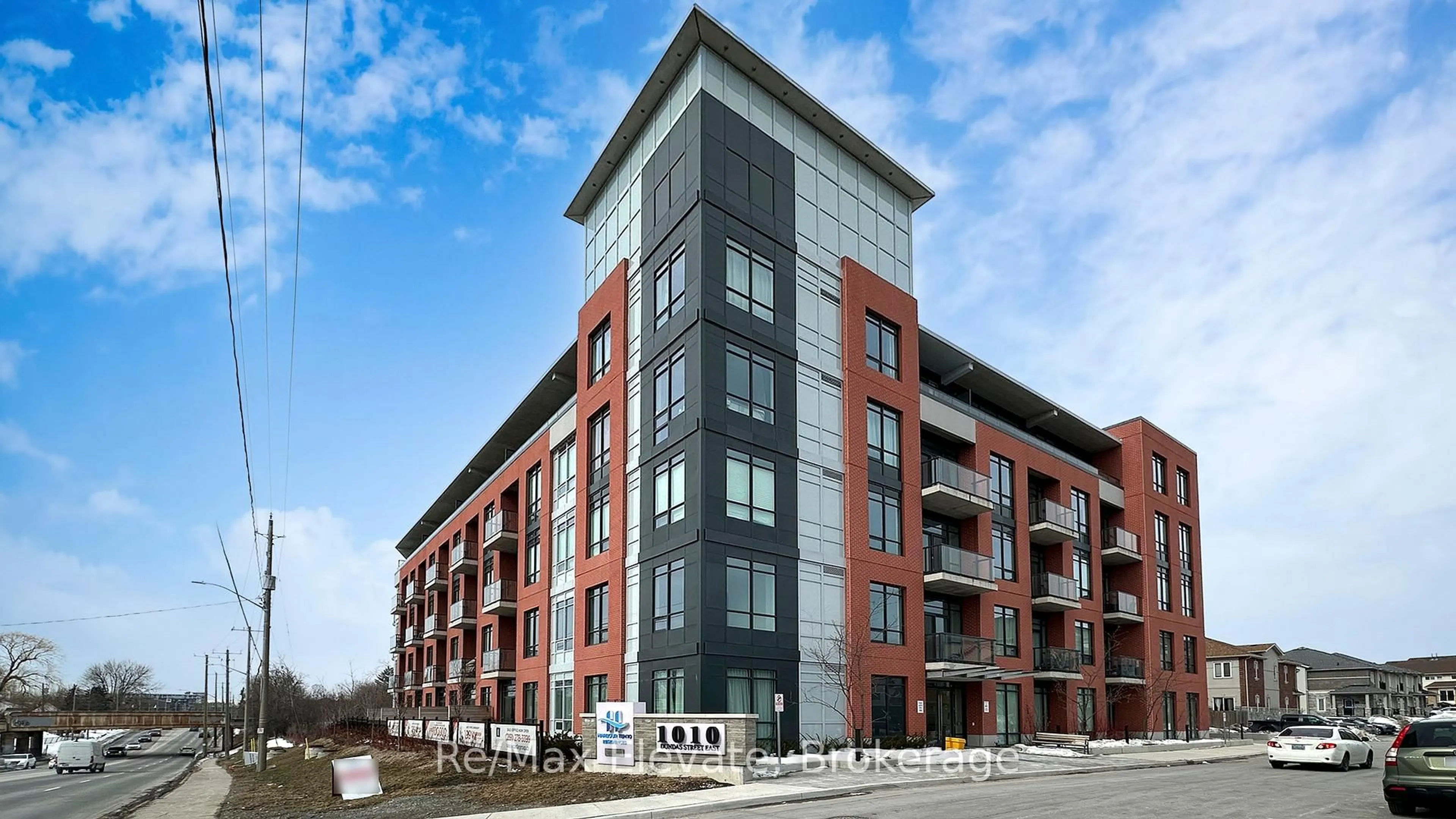 Home with brick exterior material, building for 1010 Dundas St #519, Whitby Ontario L1N 2K2