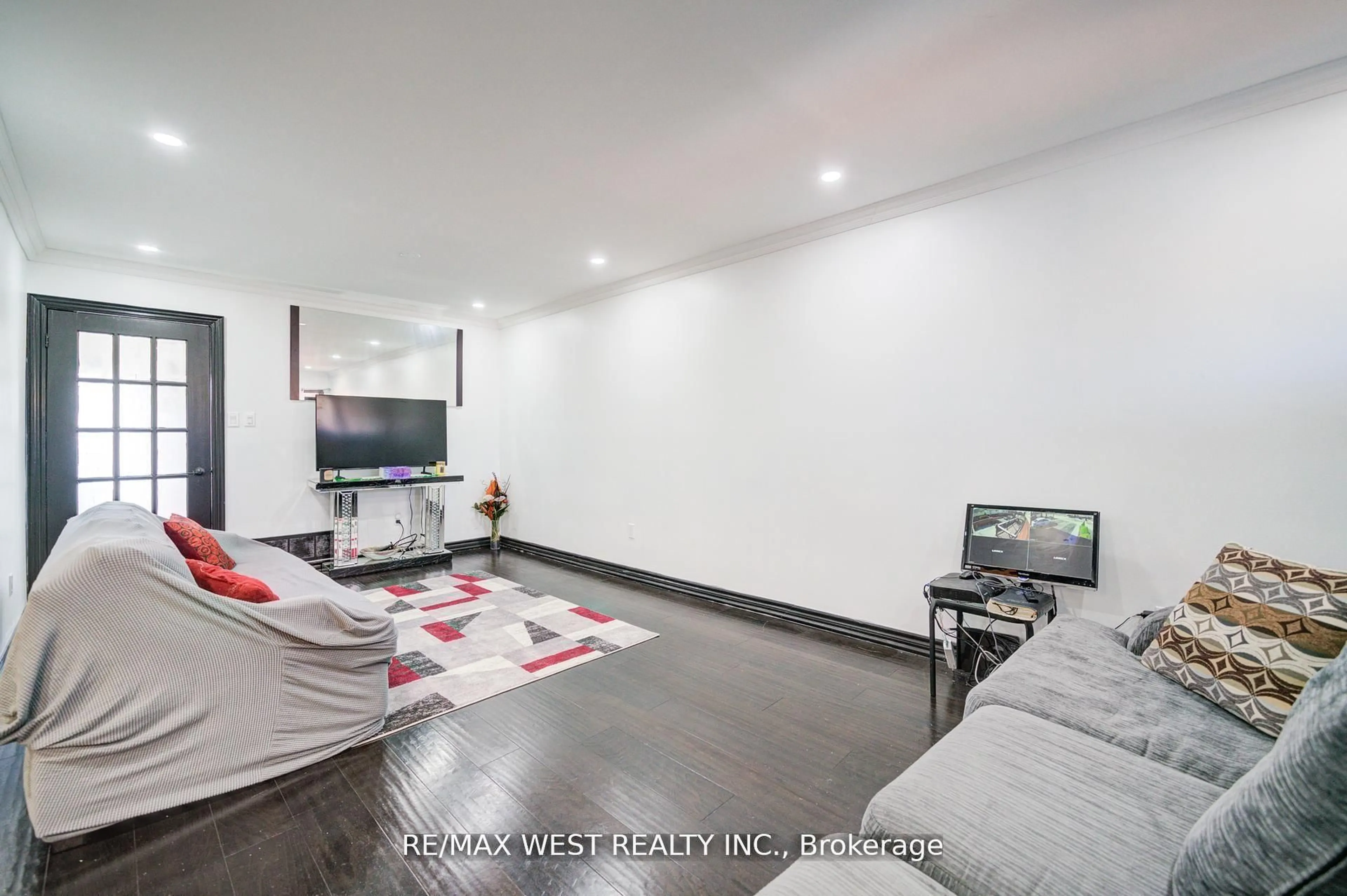 Unknown for 1648 Pepperwood Gate, Pickering Ontario L1X 2K3