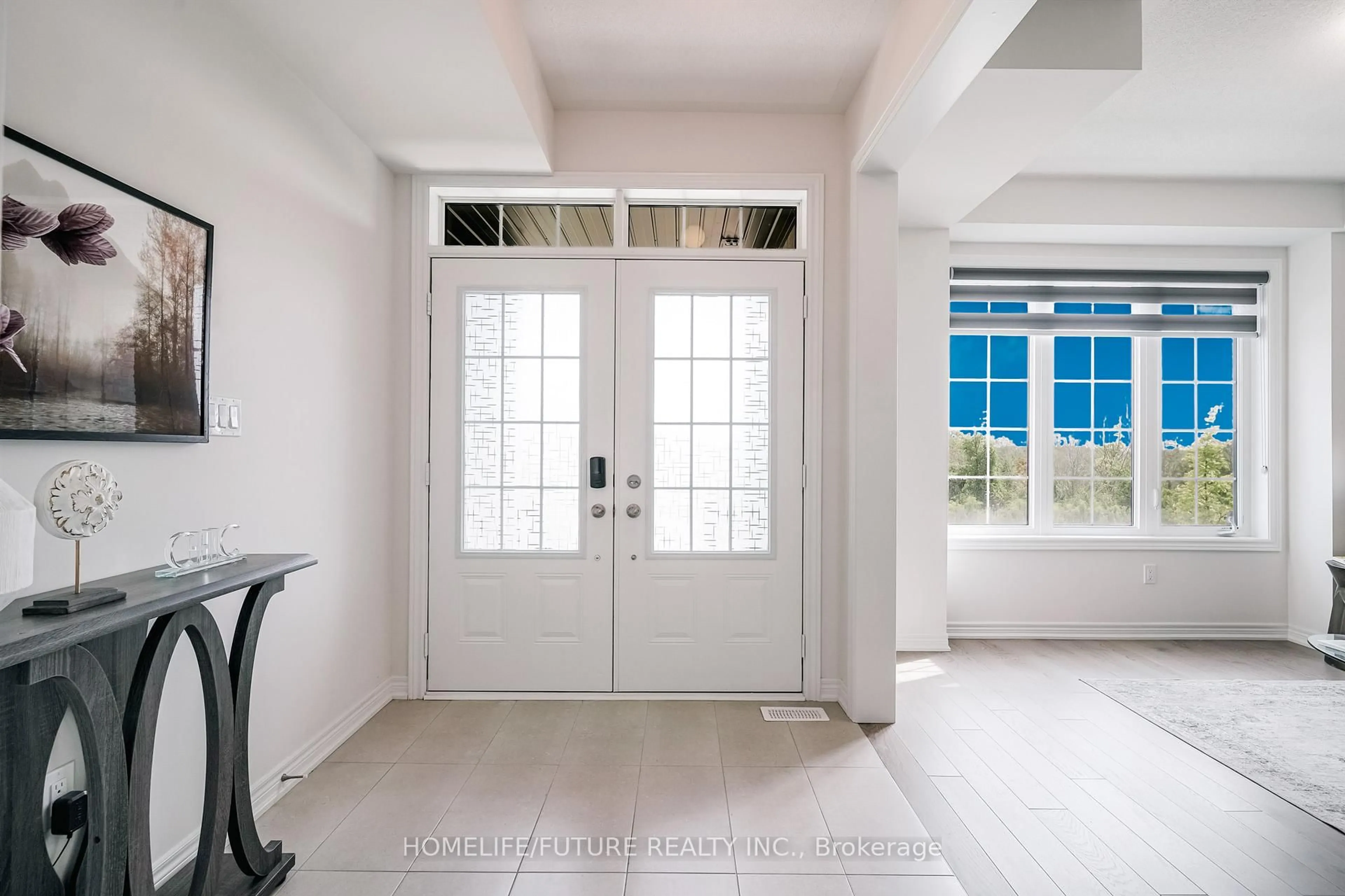 Indoor entryway for 2626 Delphinium Tr, Pickering Ontario L1X 0N2