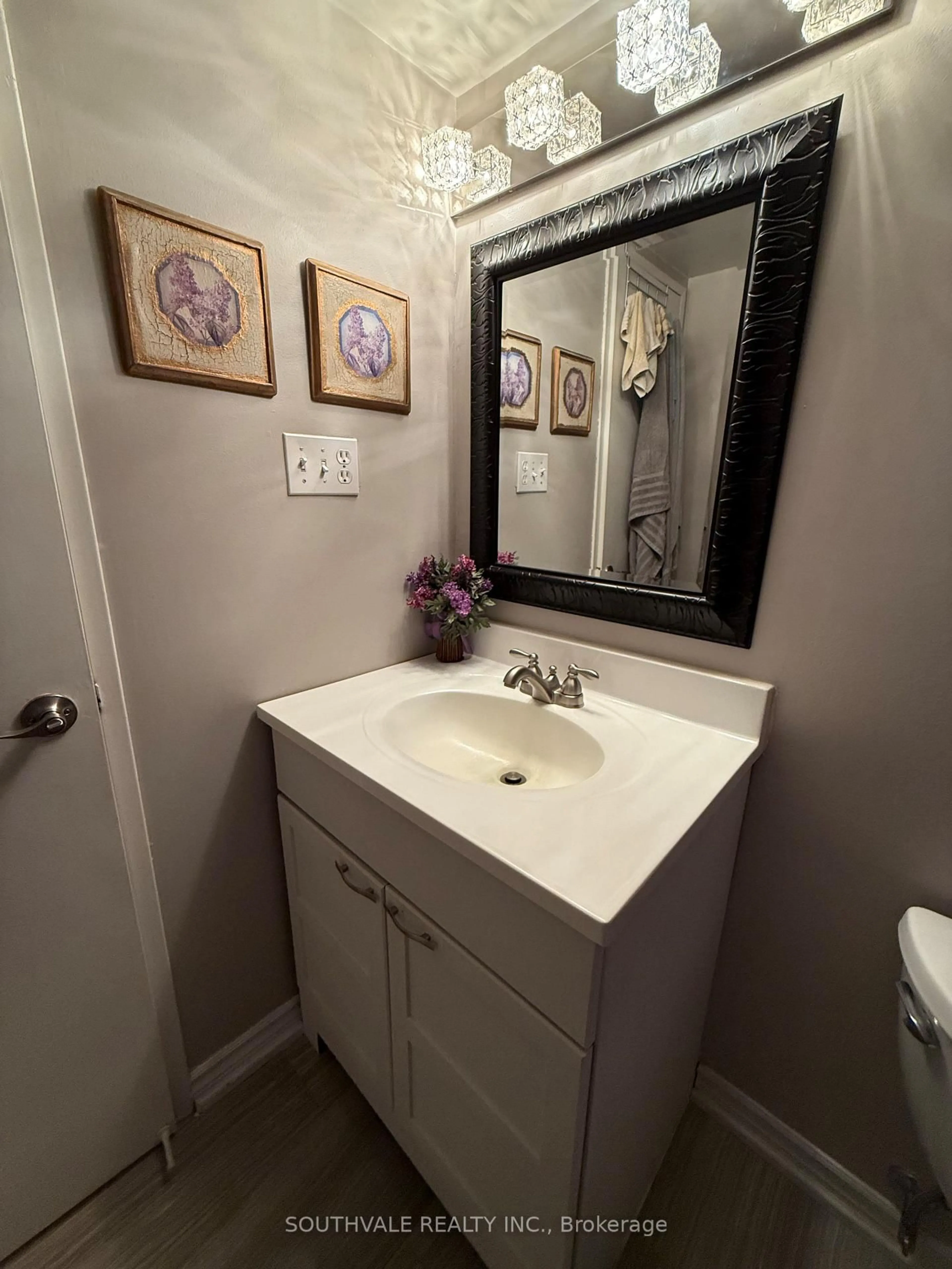 Standard bathroom, ceramic/tile floor for 1210 Radom St #601, Pickering Ontario L1W 2Z3