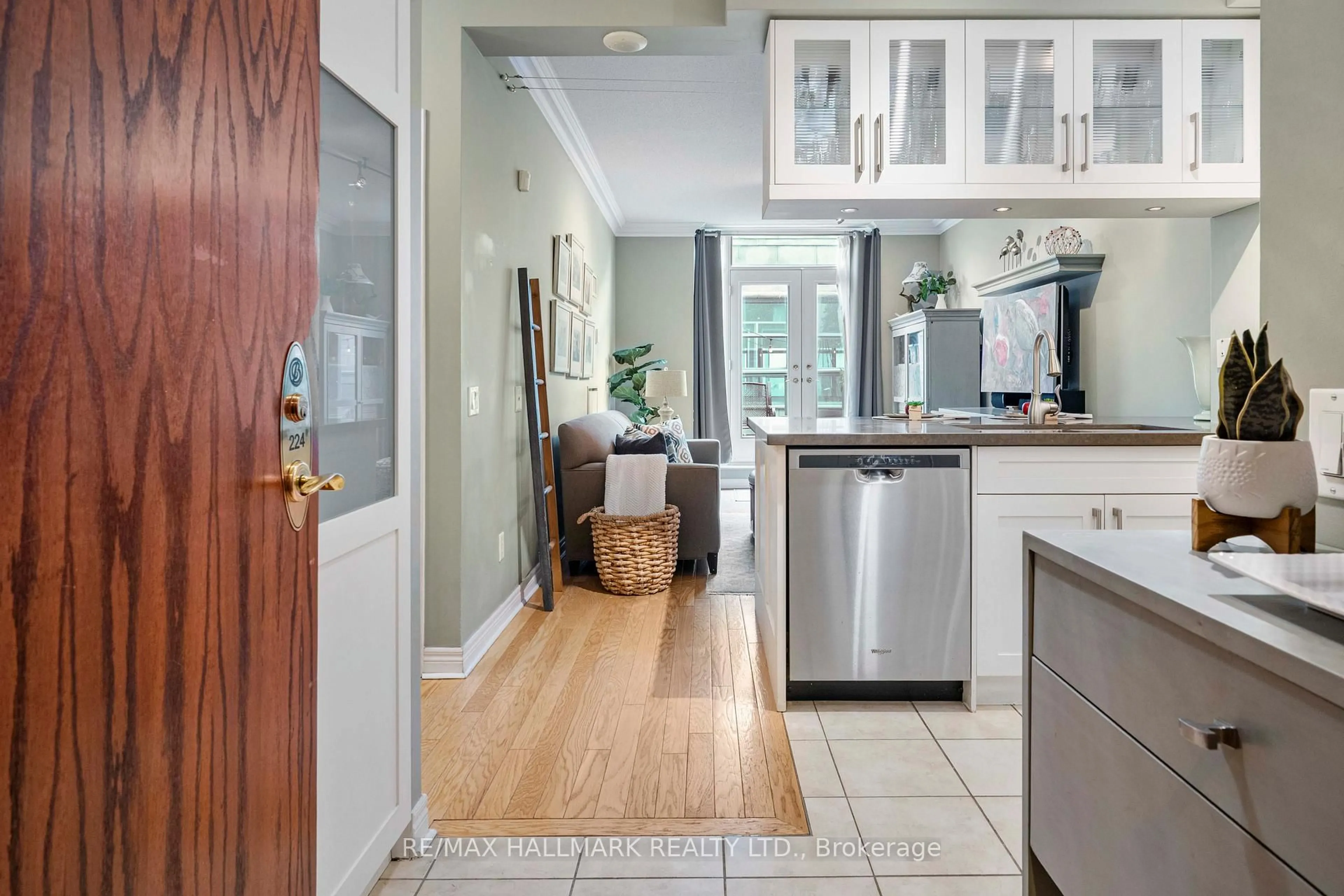 Contemporary kitchen, unknown for 9 Boardwalk Dr #224, Toronto Ontario M4L 6T1