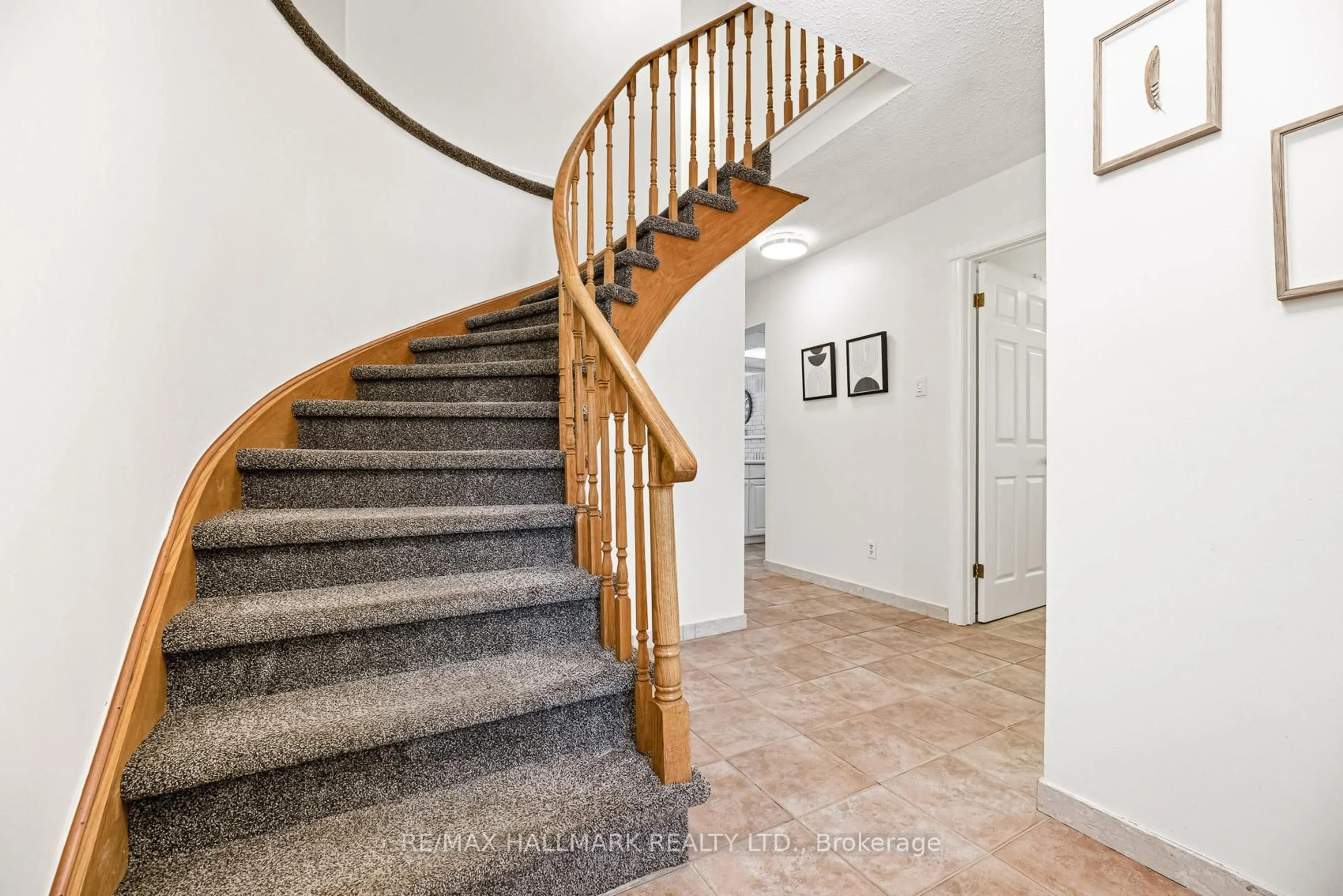 Stairs for 71 Robinson Cres, Whitby Ontario L1N 6W6