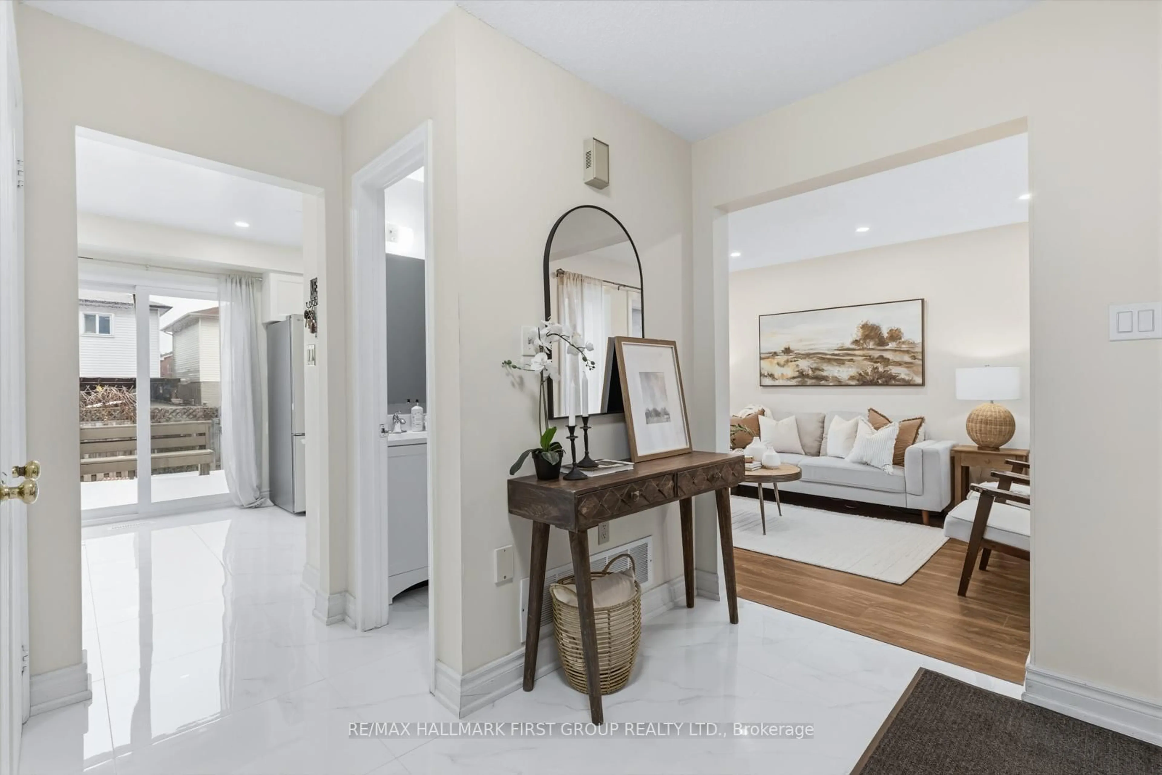 Indoor entryway for 164 Wright Cres, Ajax Ontario L1S 6X5