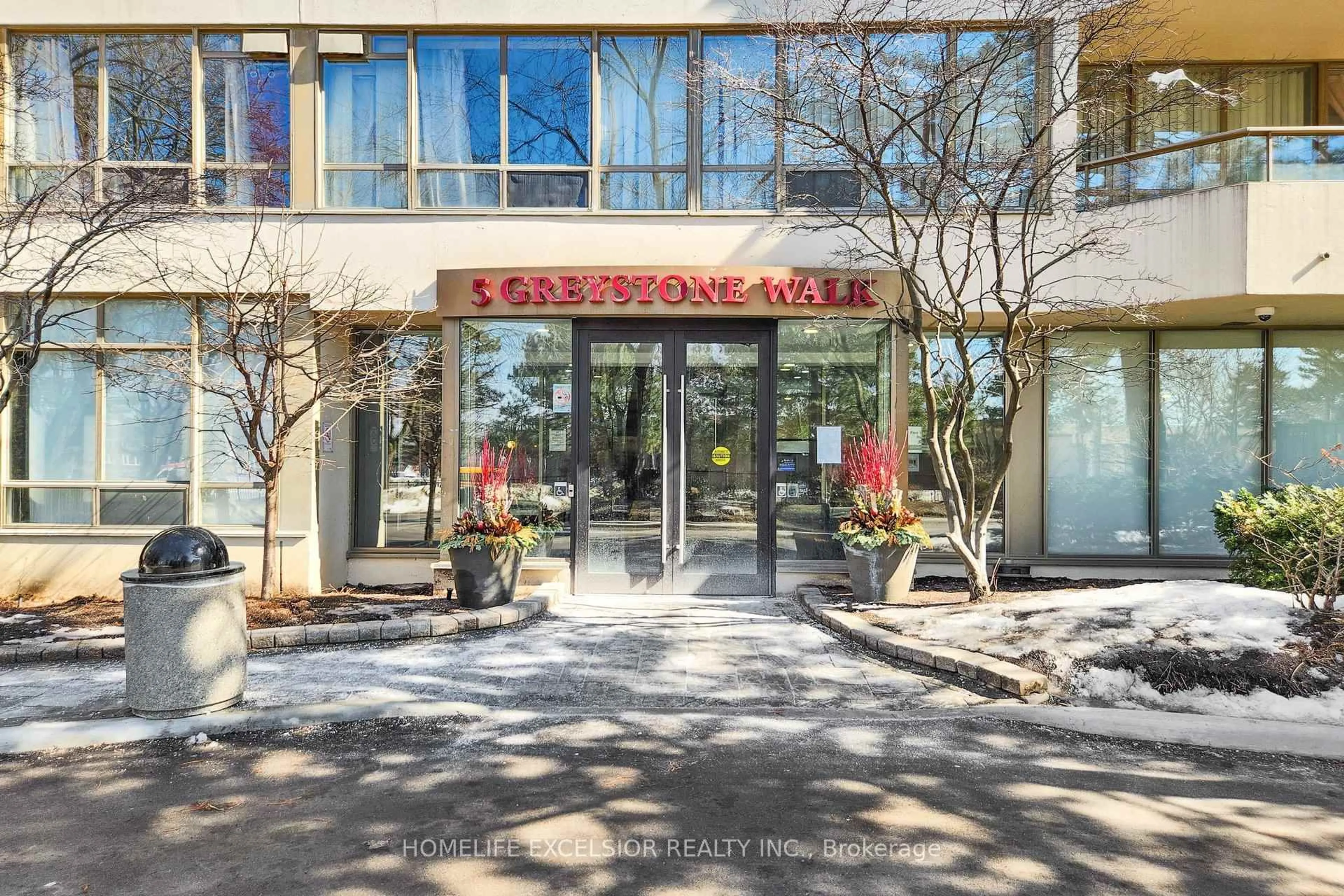 Indoor foyer for 5 Greystone Walk Dr #205, Toronto Ontario M1K 5J5