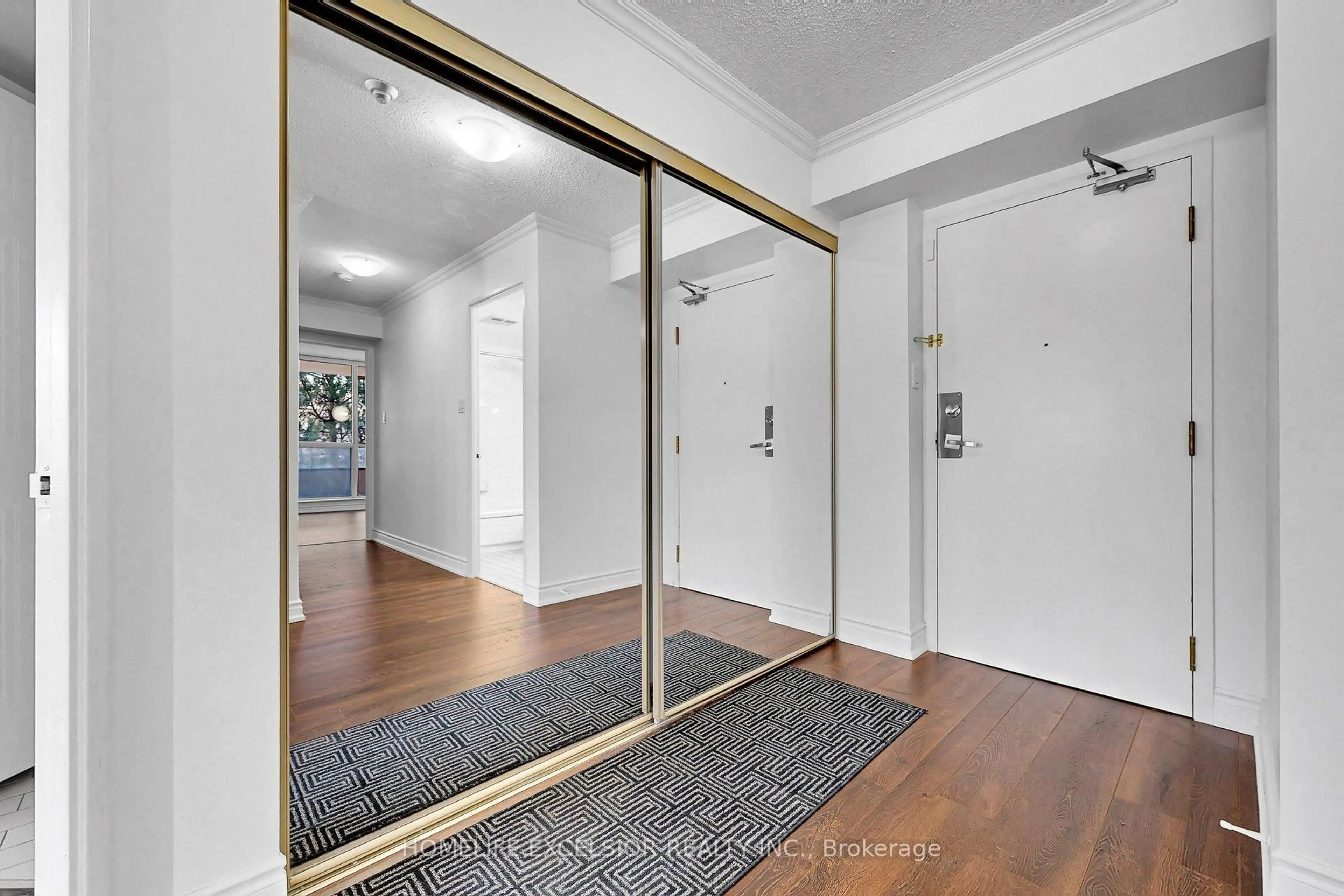 Indoor entryway for 5 Greystone Walk Dr #205, Toronto Ontario M1K 5J5