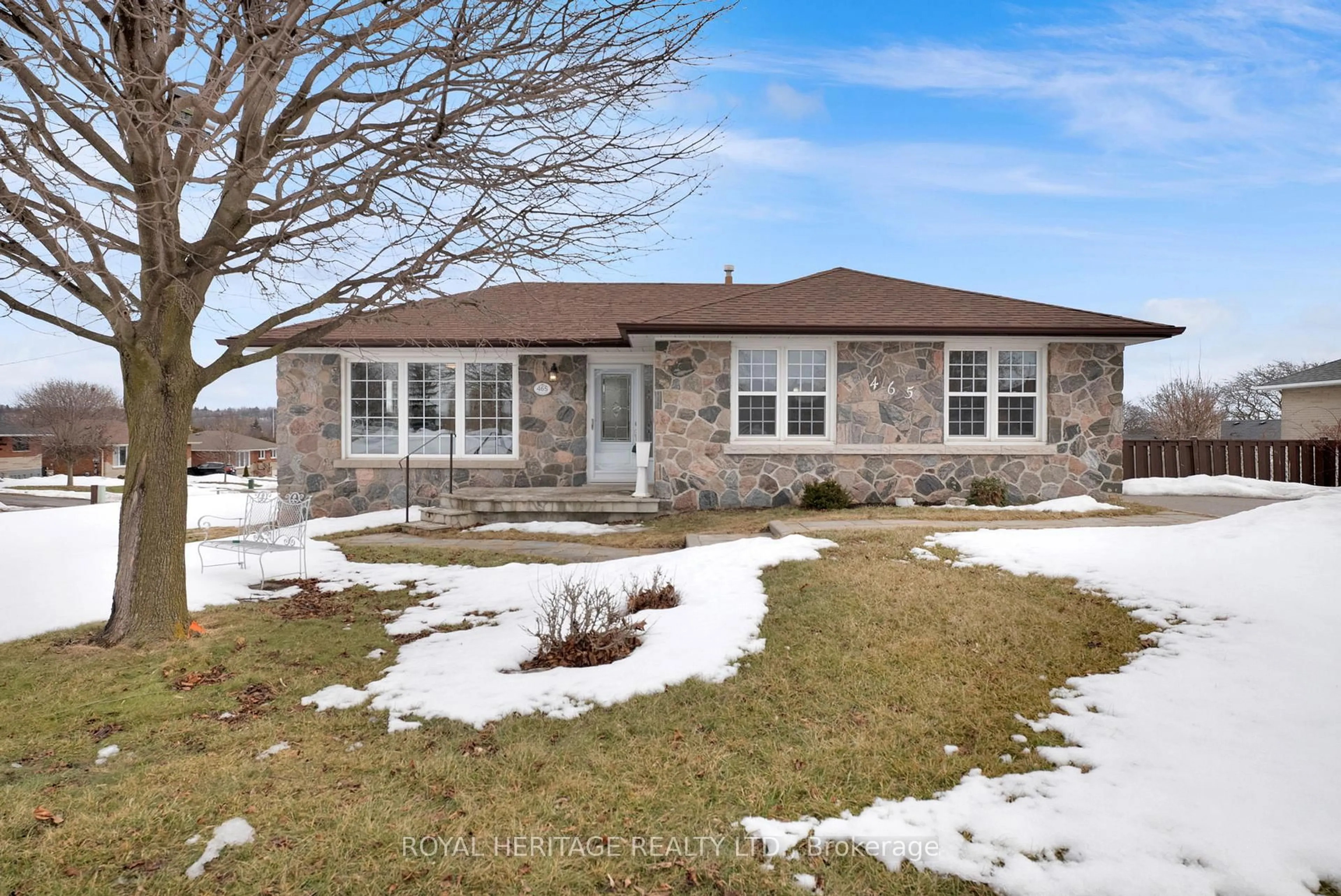 Home with brick exterior material, street for 465 Milton St, Oshawa Ontario L1H 6S4