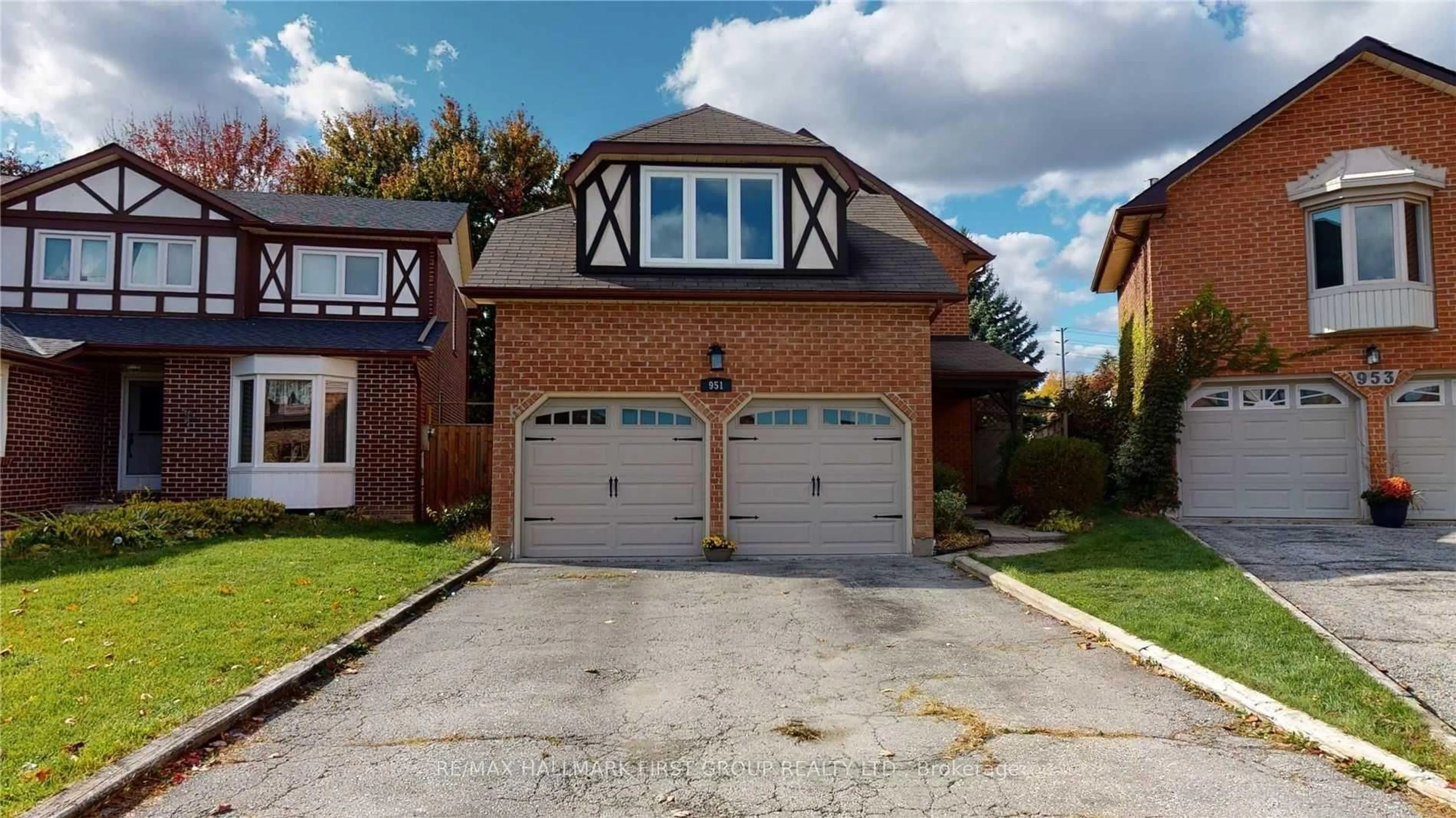 Home with brick exterior material, street for 951 Gablehurst Cres, Pickering Ontario L1V 5G6